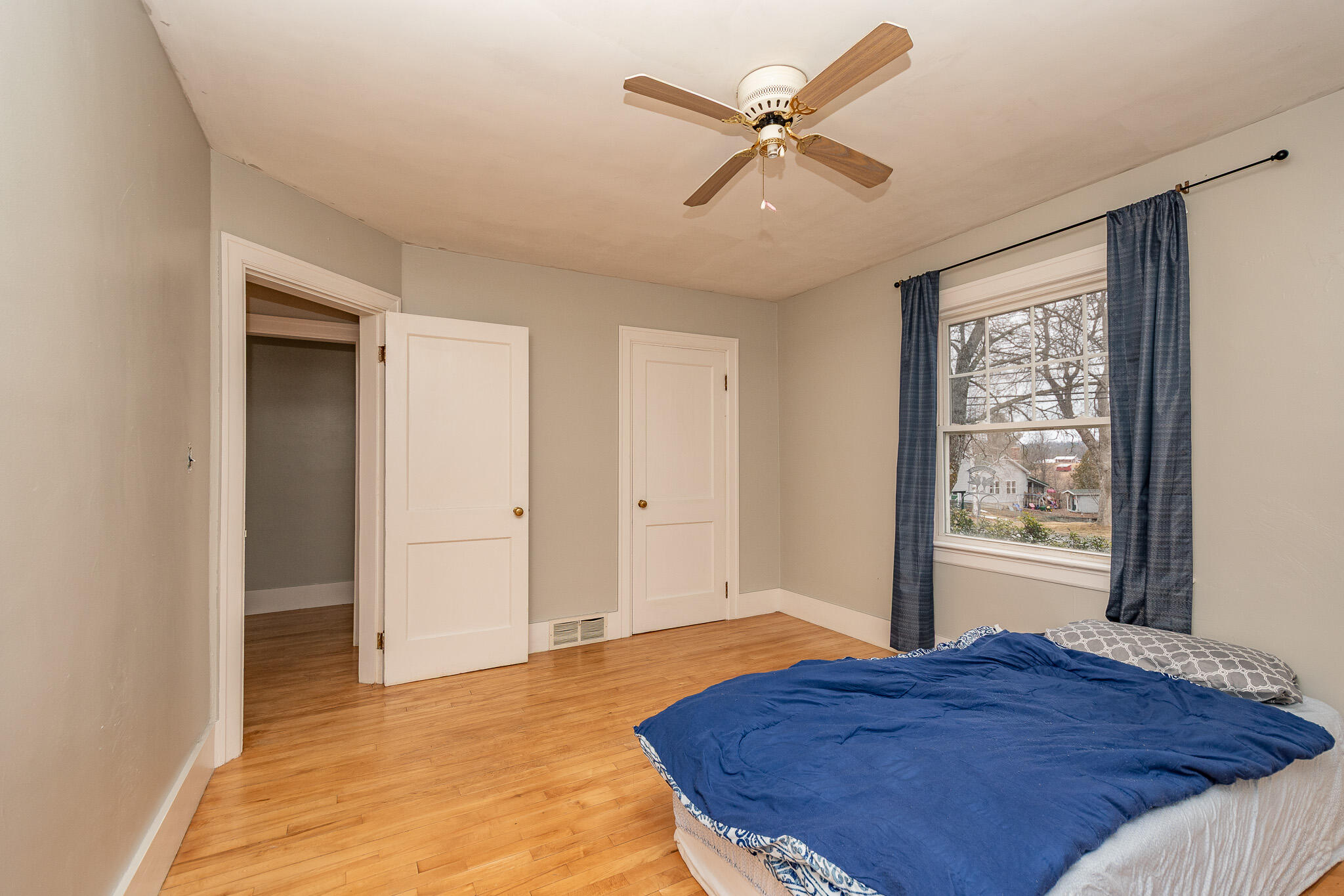 property viewer photo 35