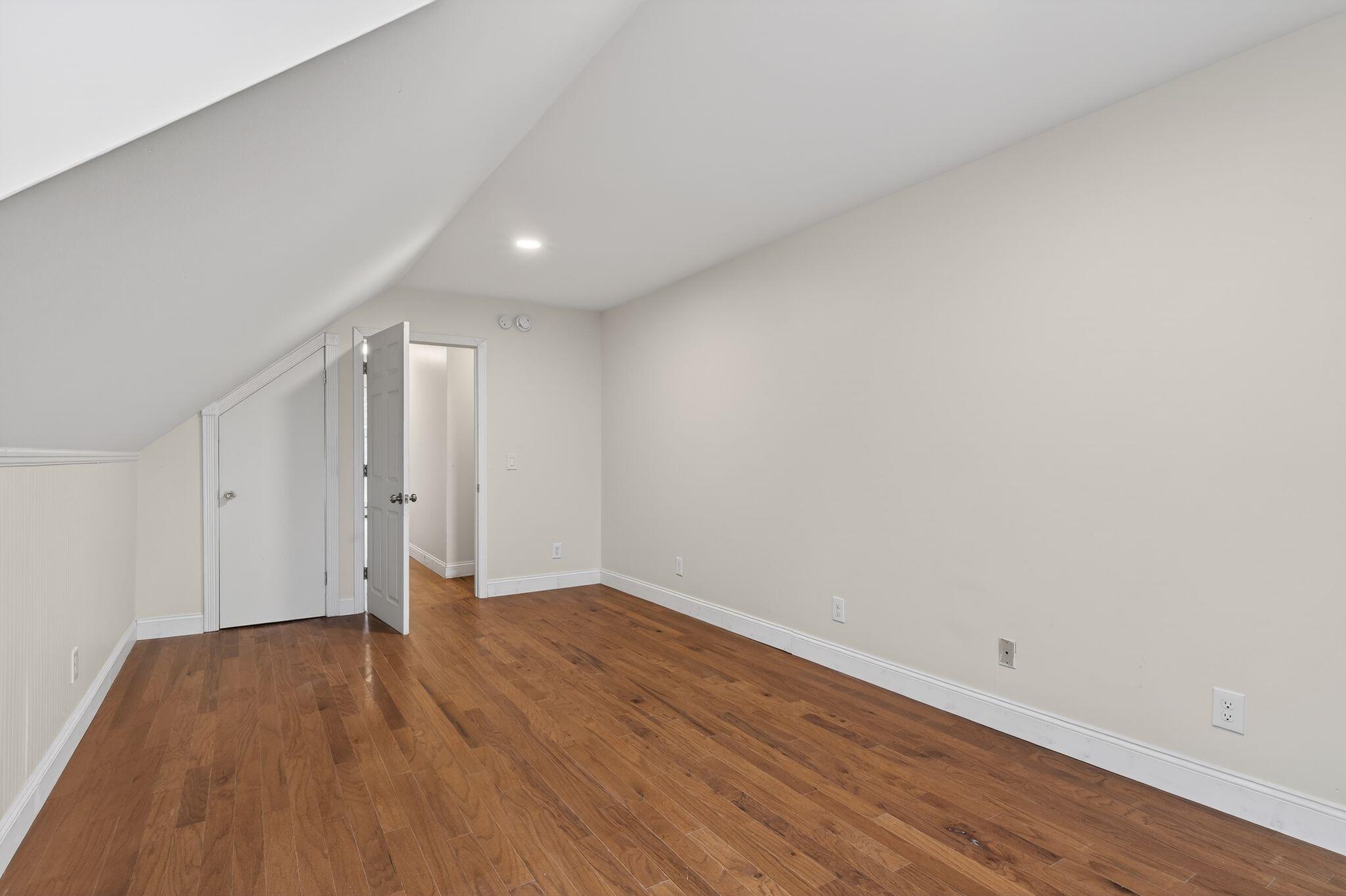 property viewer photo 17