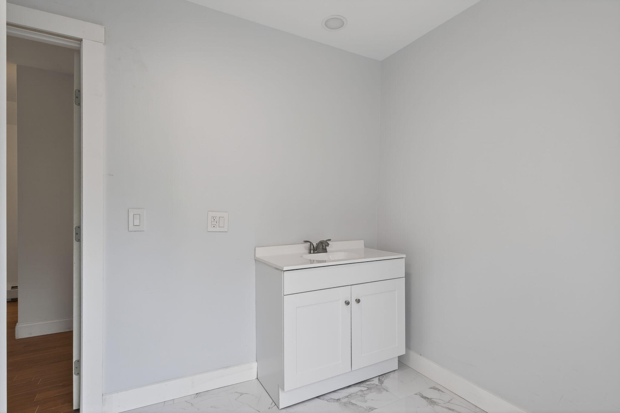 property viewer photo 20