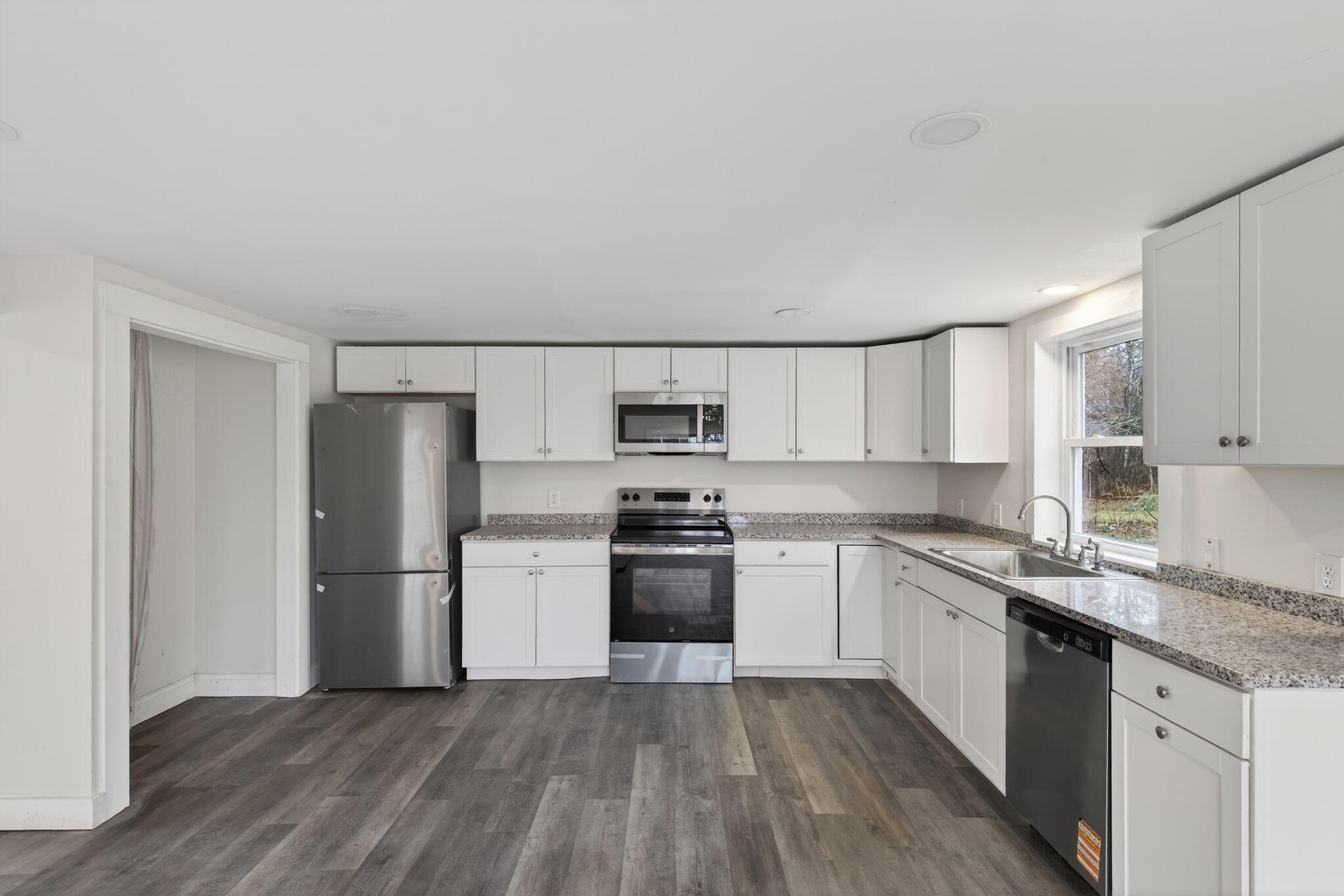 property viewer photo 6