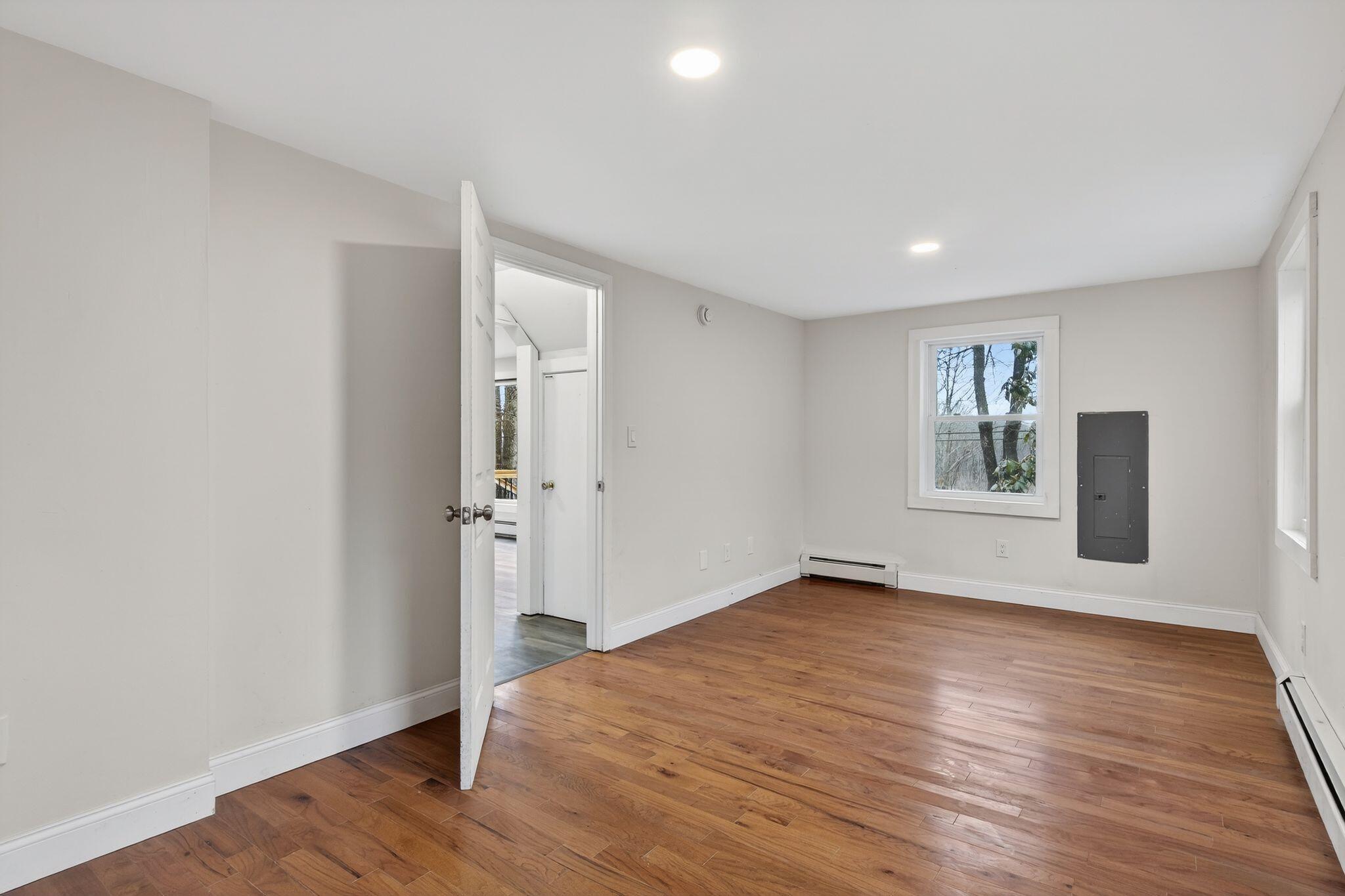 property viewer photo 9