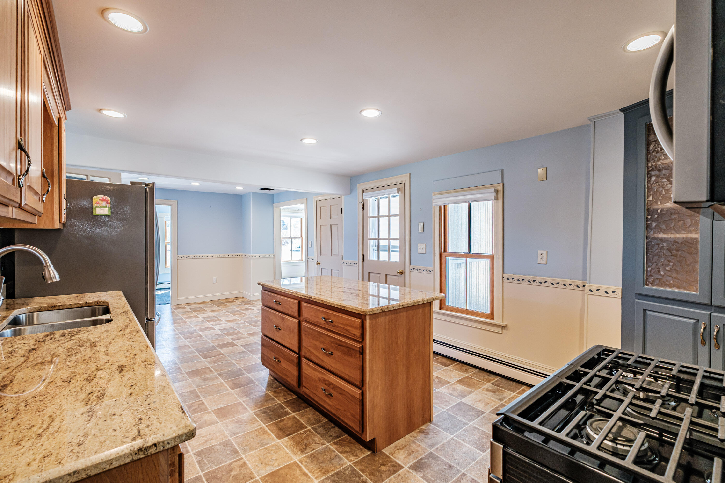 main property photo 5