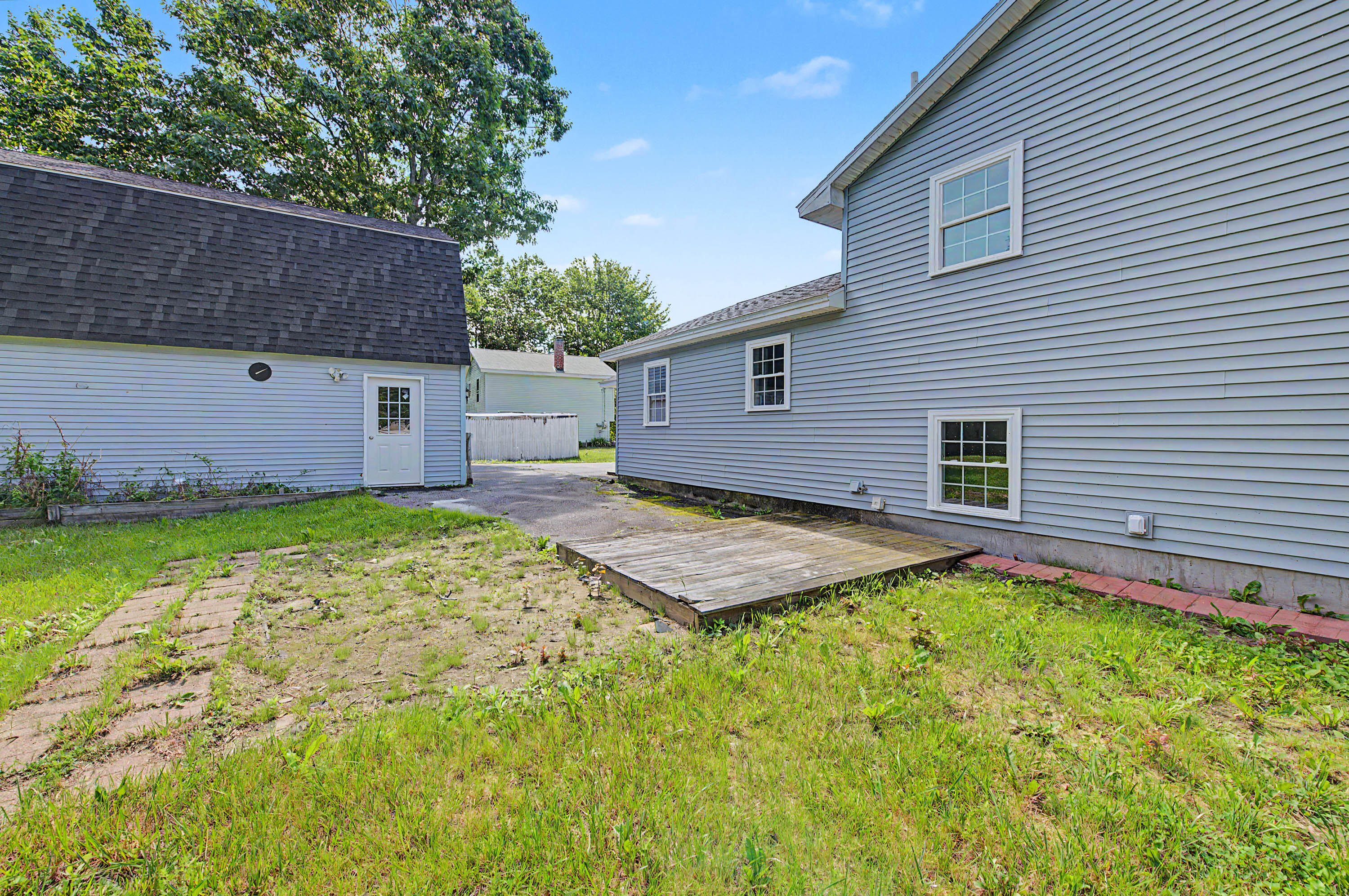 main property photo 17