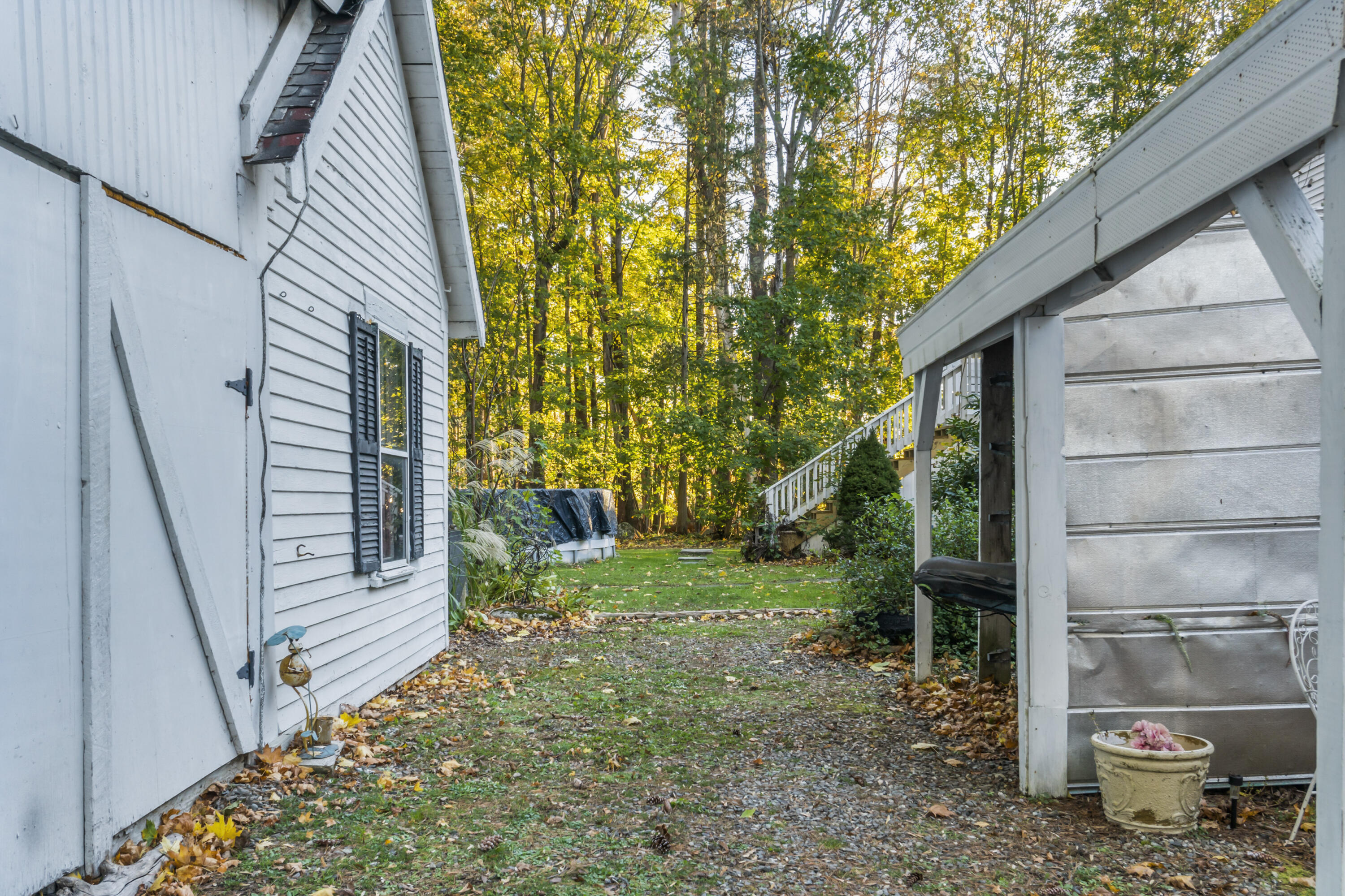 main property photo 90