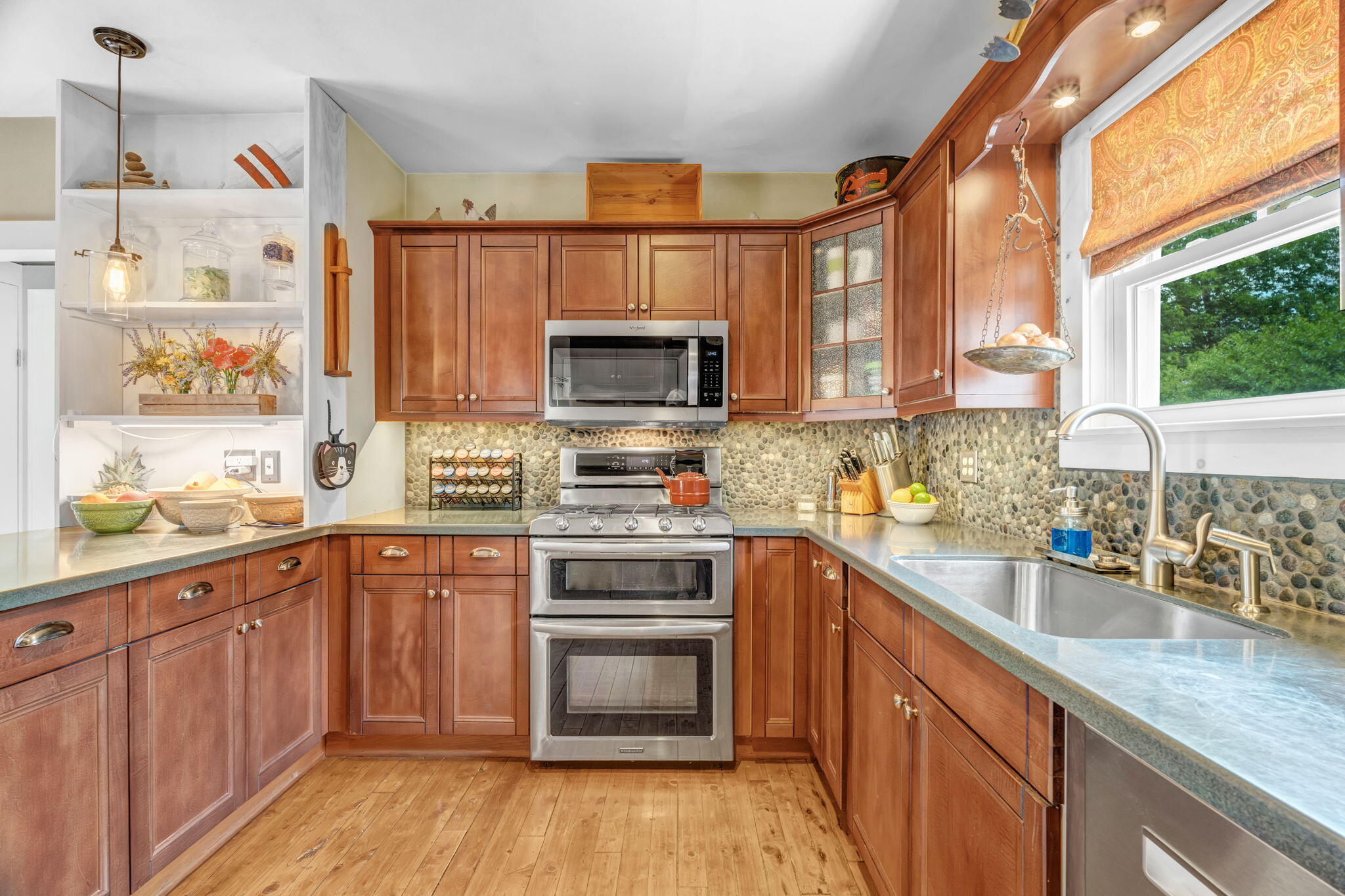main property photo 22
