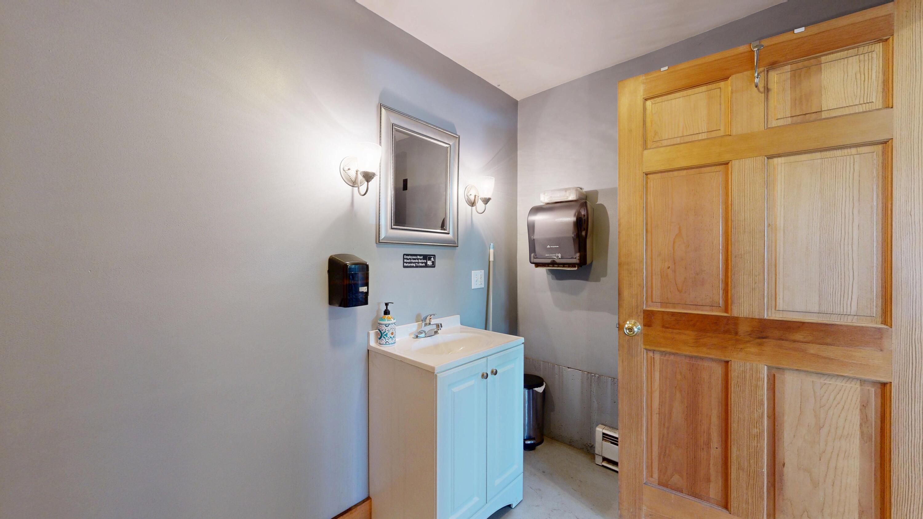 main property photo 10