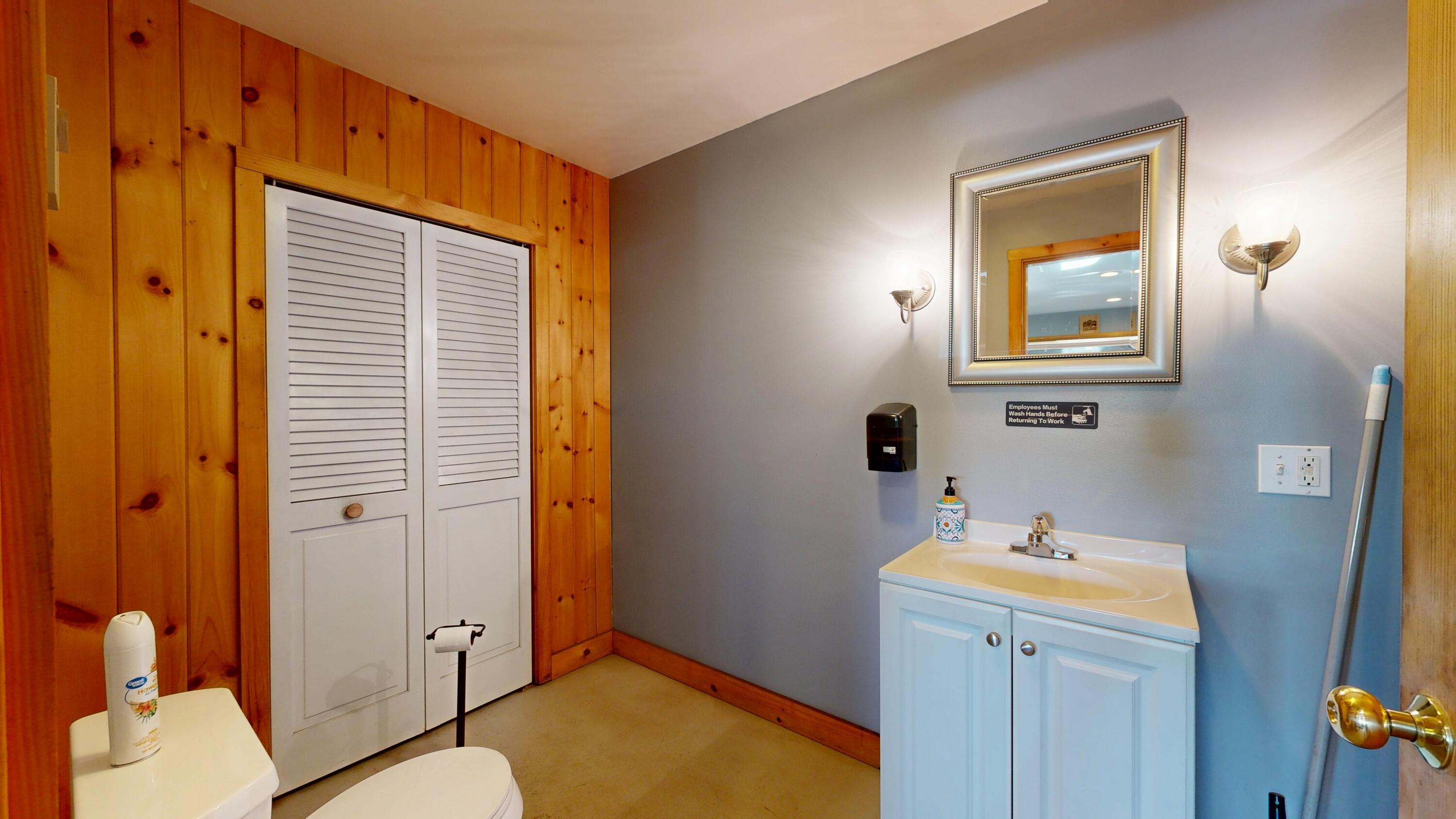main property photo 9