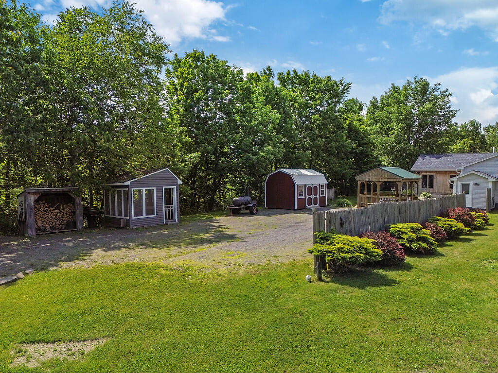 main property photo 13