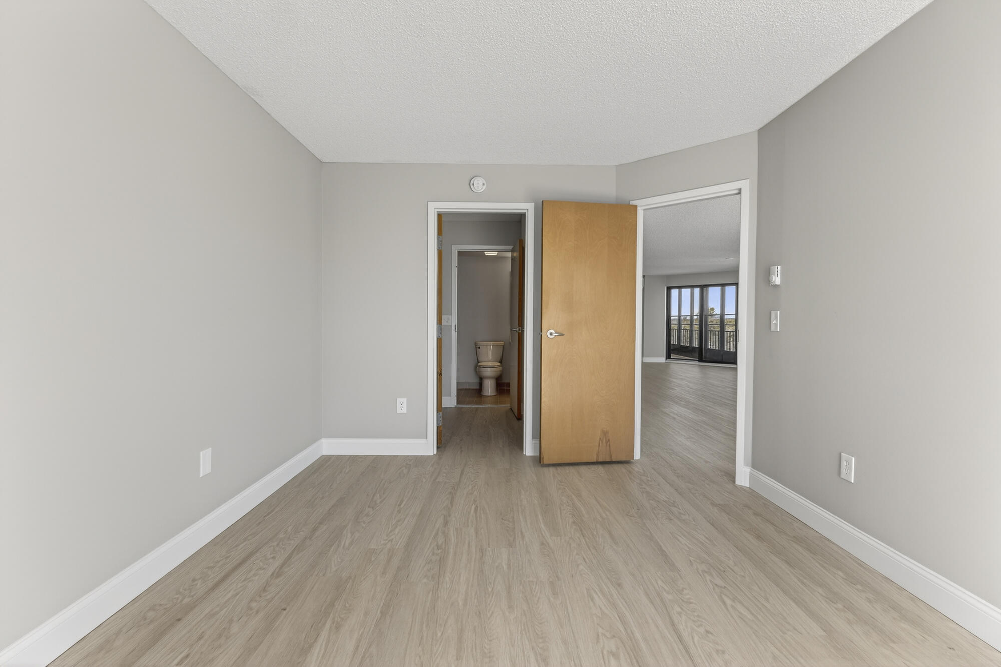 property viewer photo 24