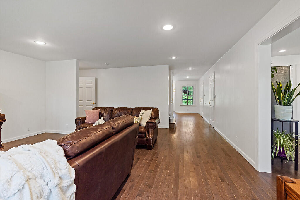property viewer photo 24