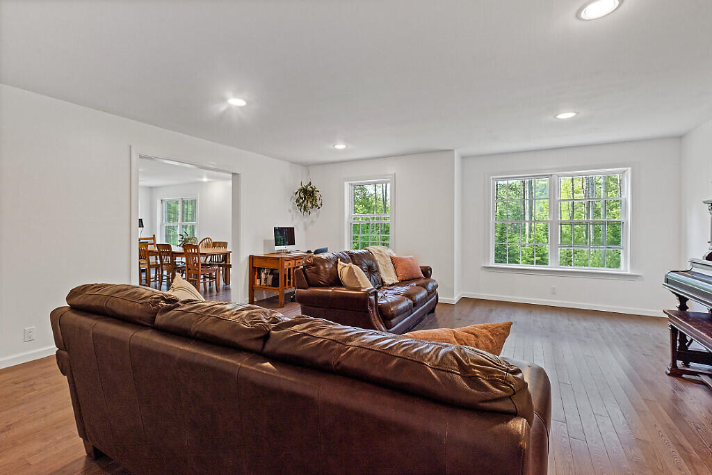 property viewer photo 25