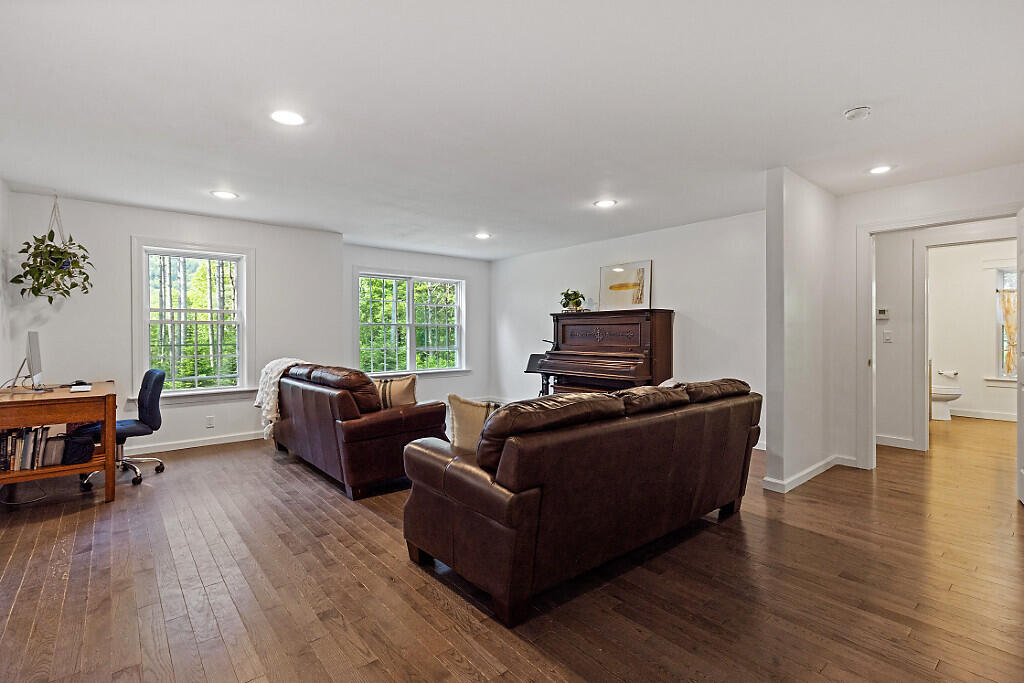 property viewer photo 26