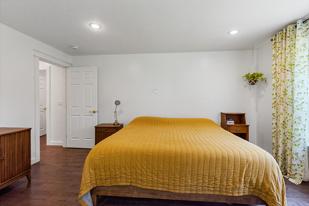 property viewer photo 44