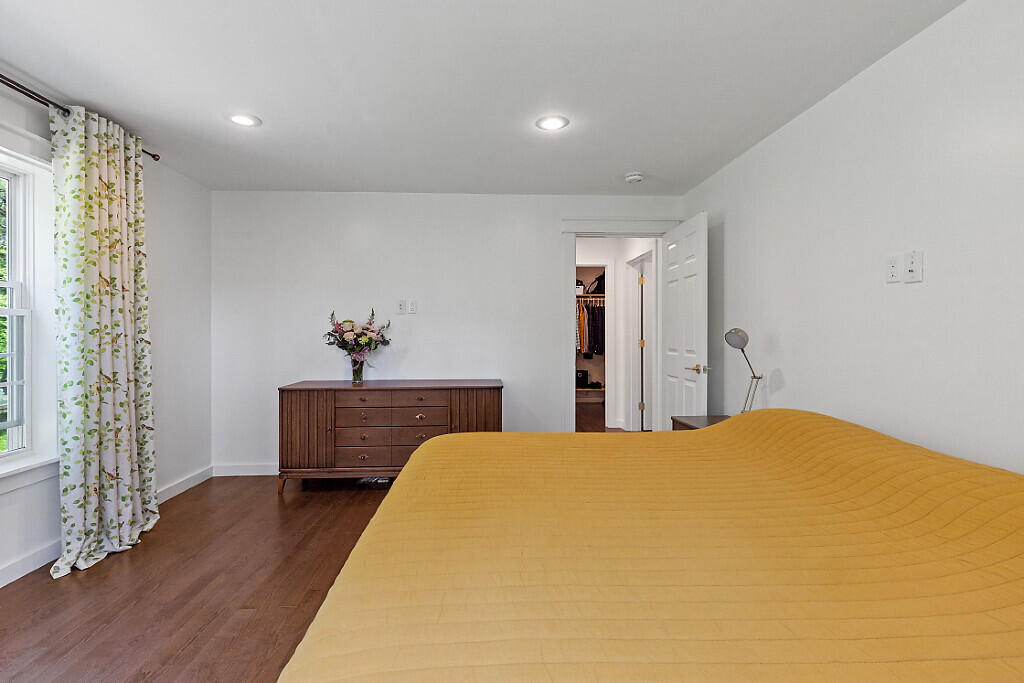 property viewer photo 45