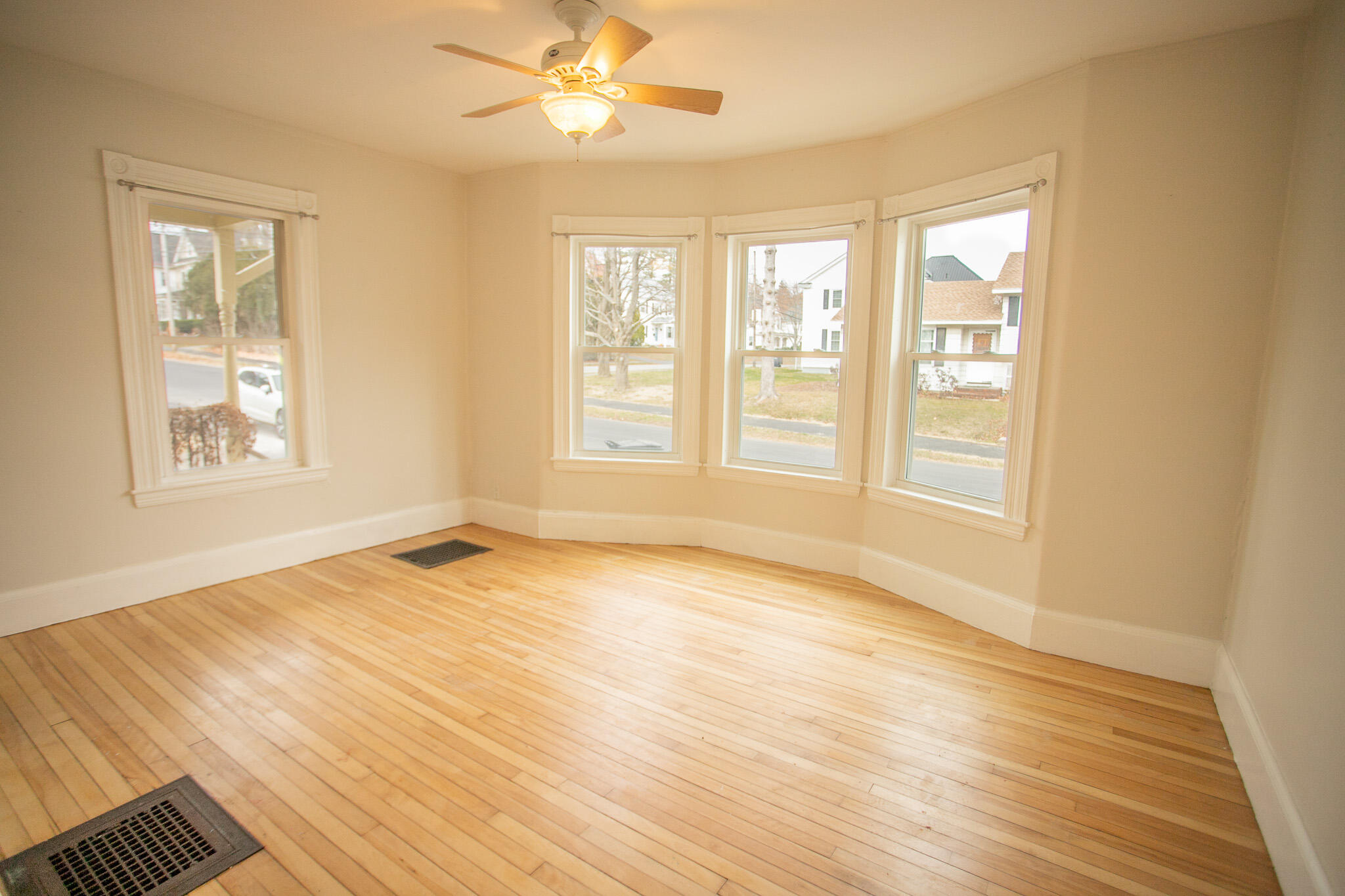 property viewer photo 5