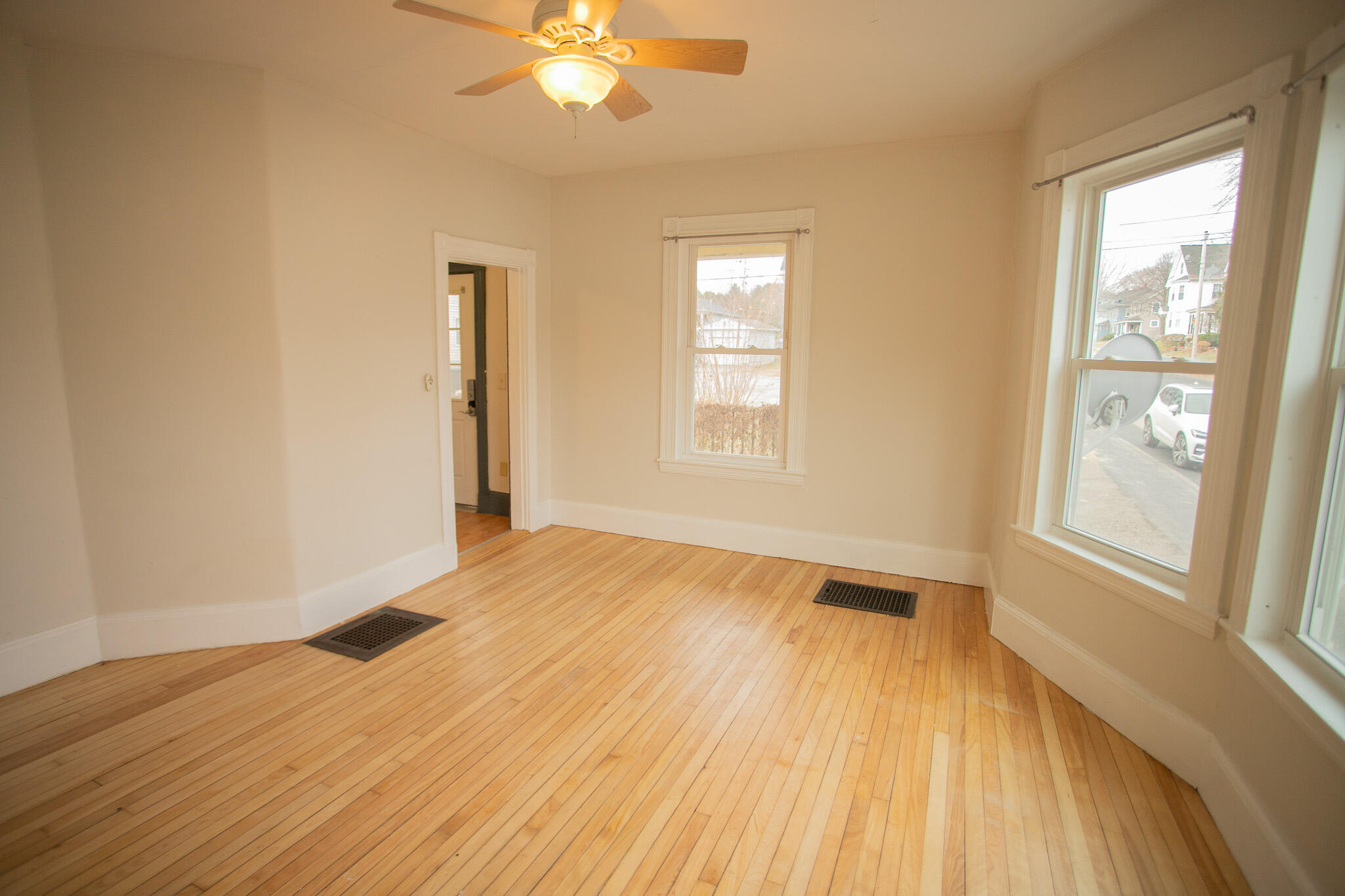 property viewer photo 6