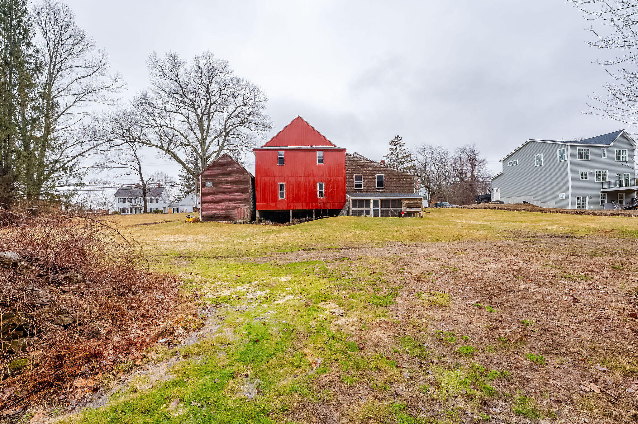 main property photo 38