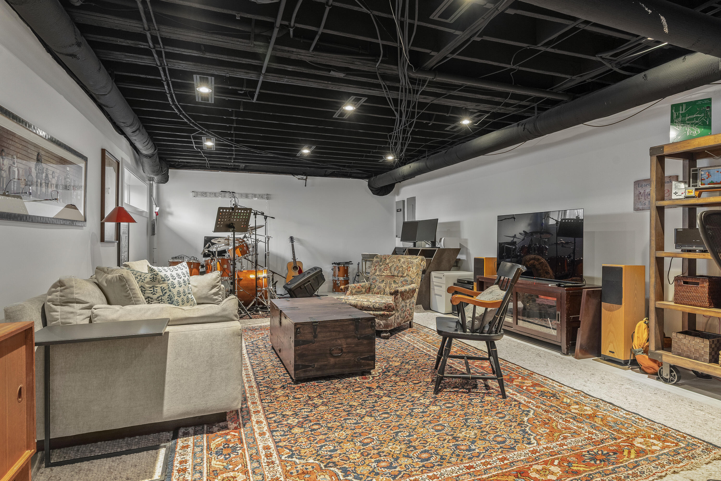 main property photo 43