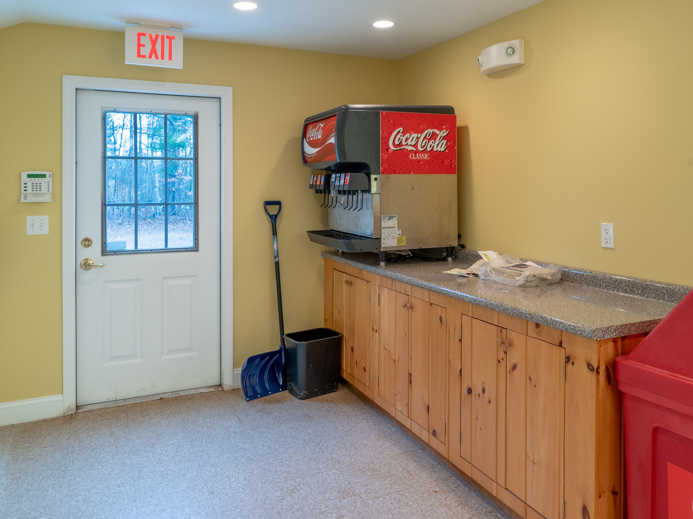 main property photo 40