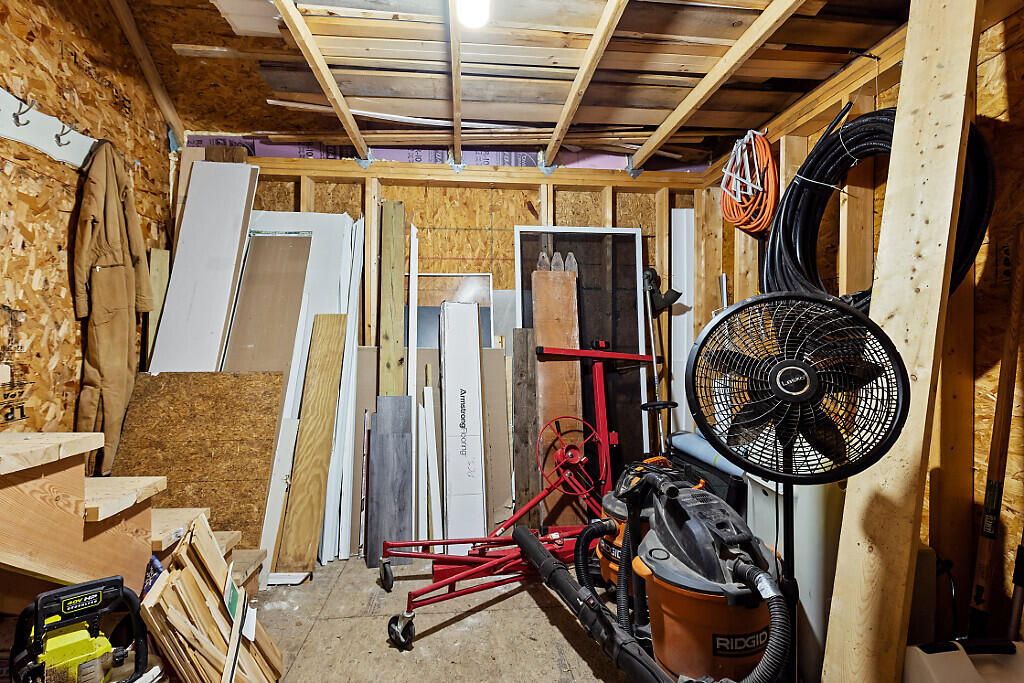 main property photo 78
