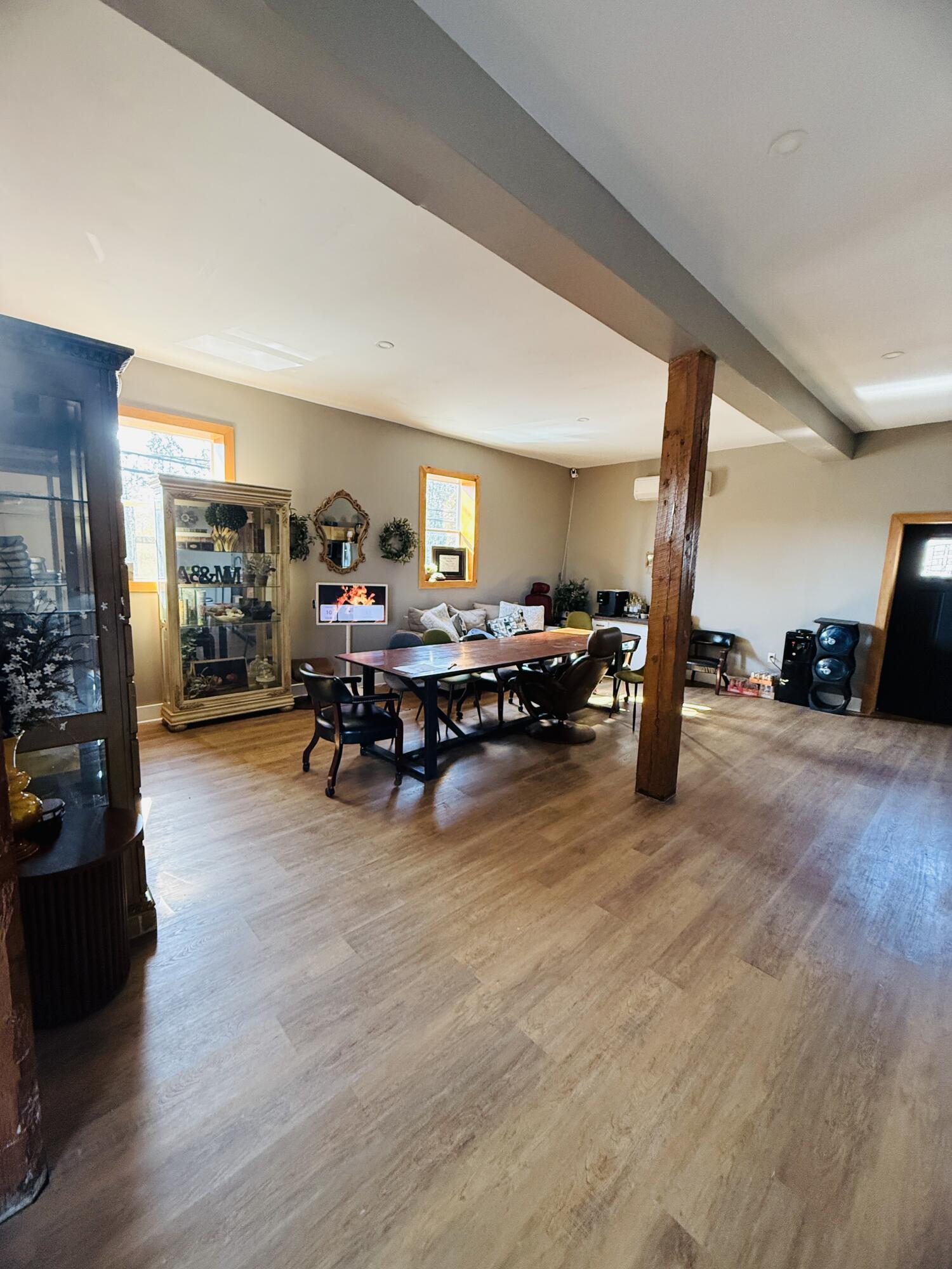 main property photo 17