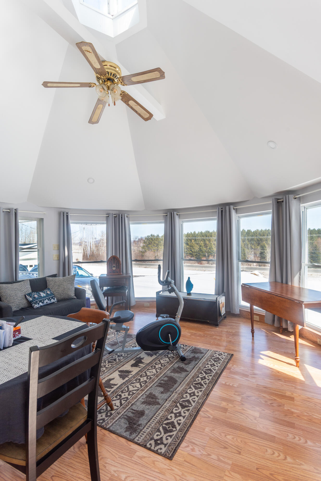 main property photo 17