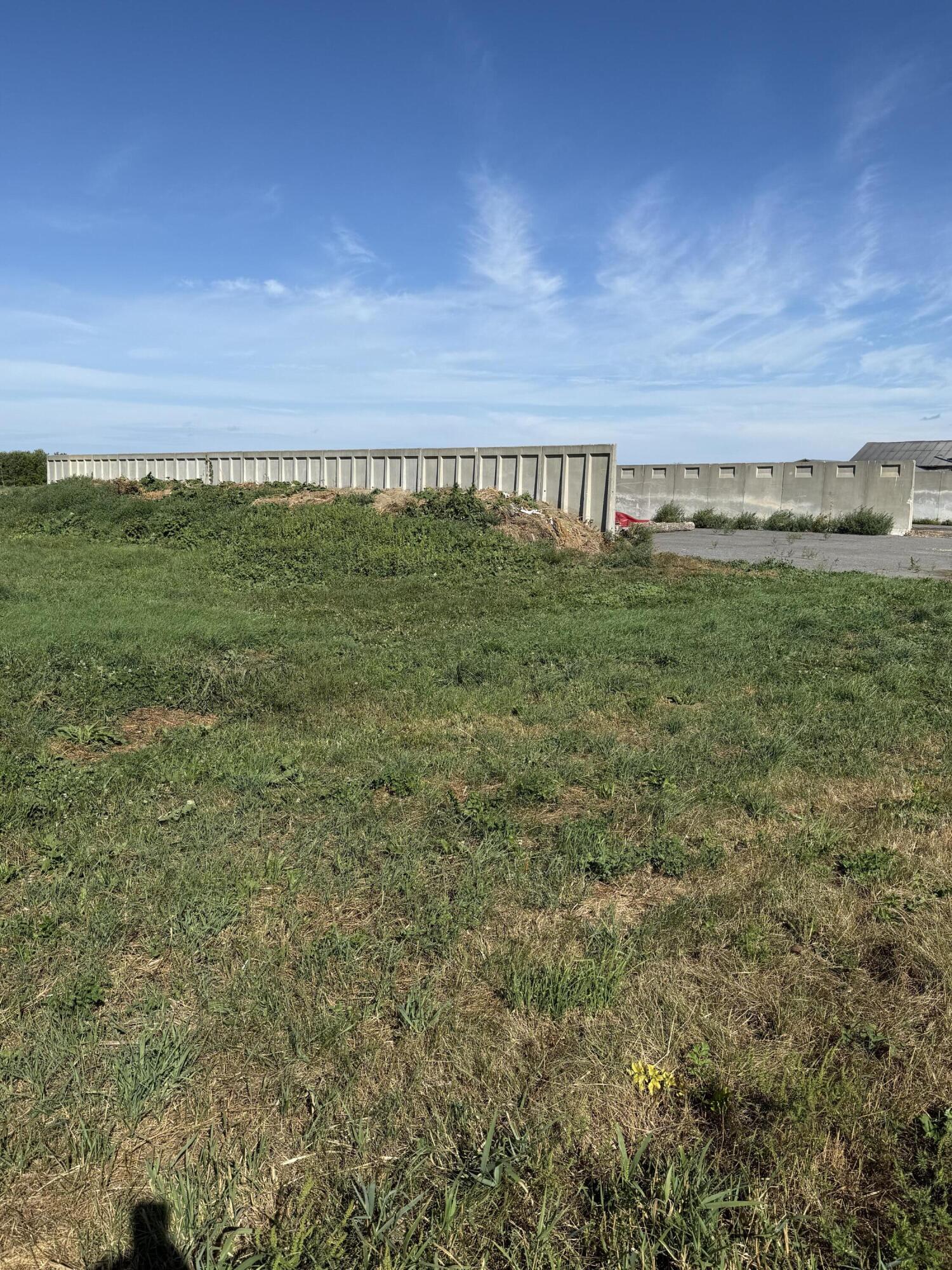 main property photo 45