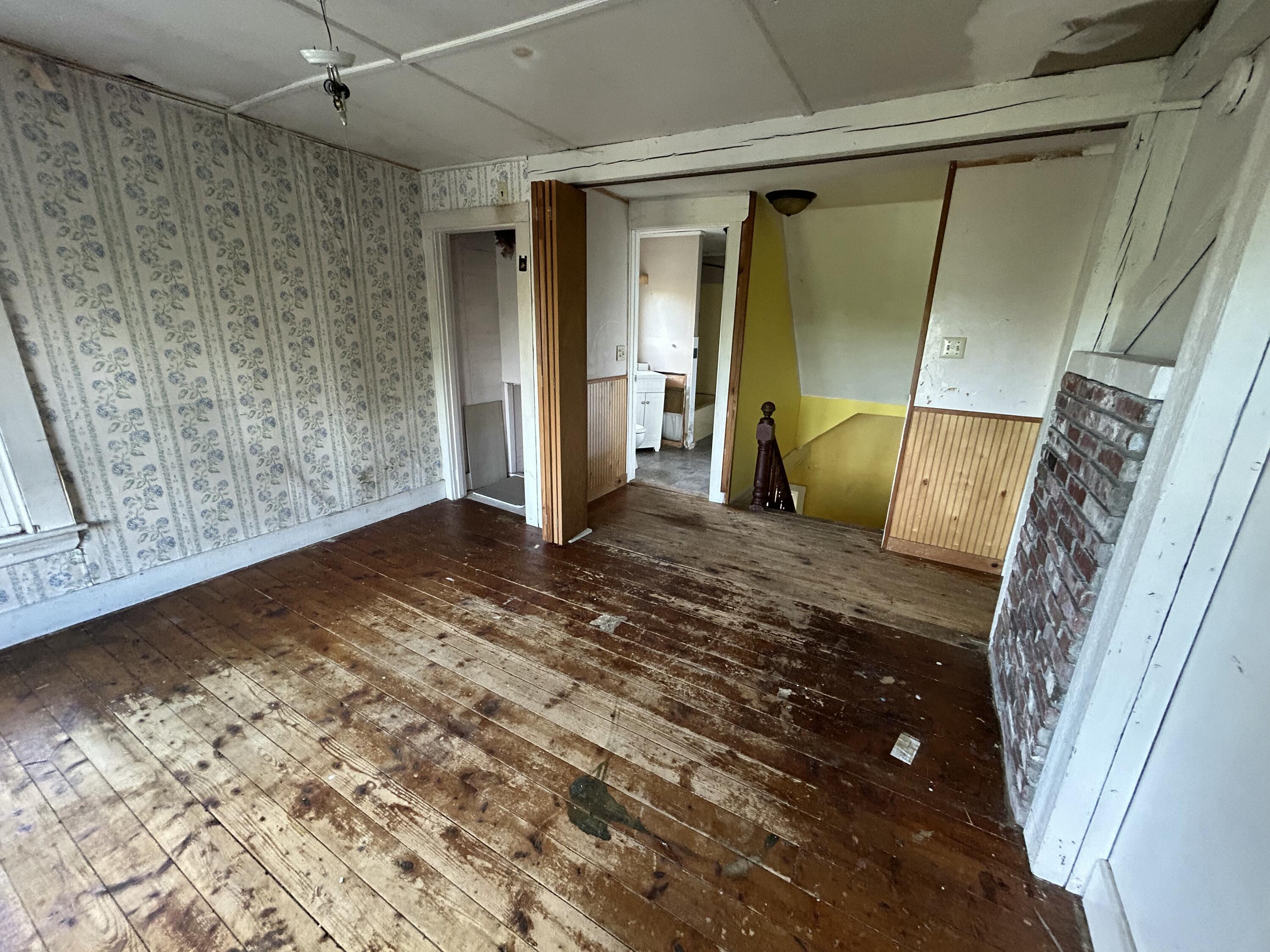 main property photo 32