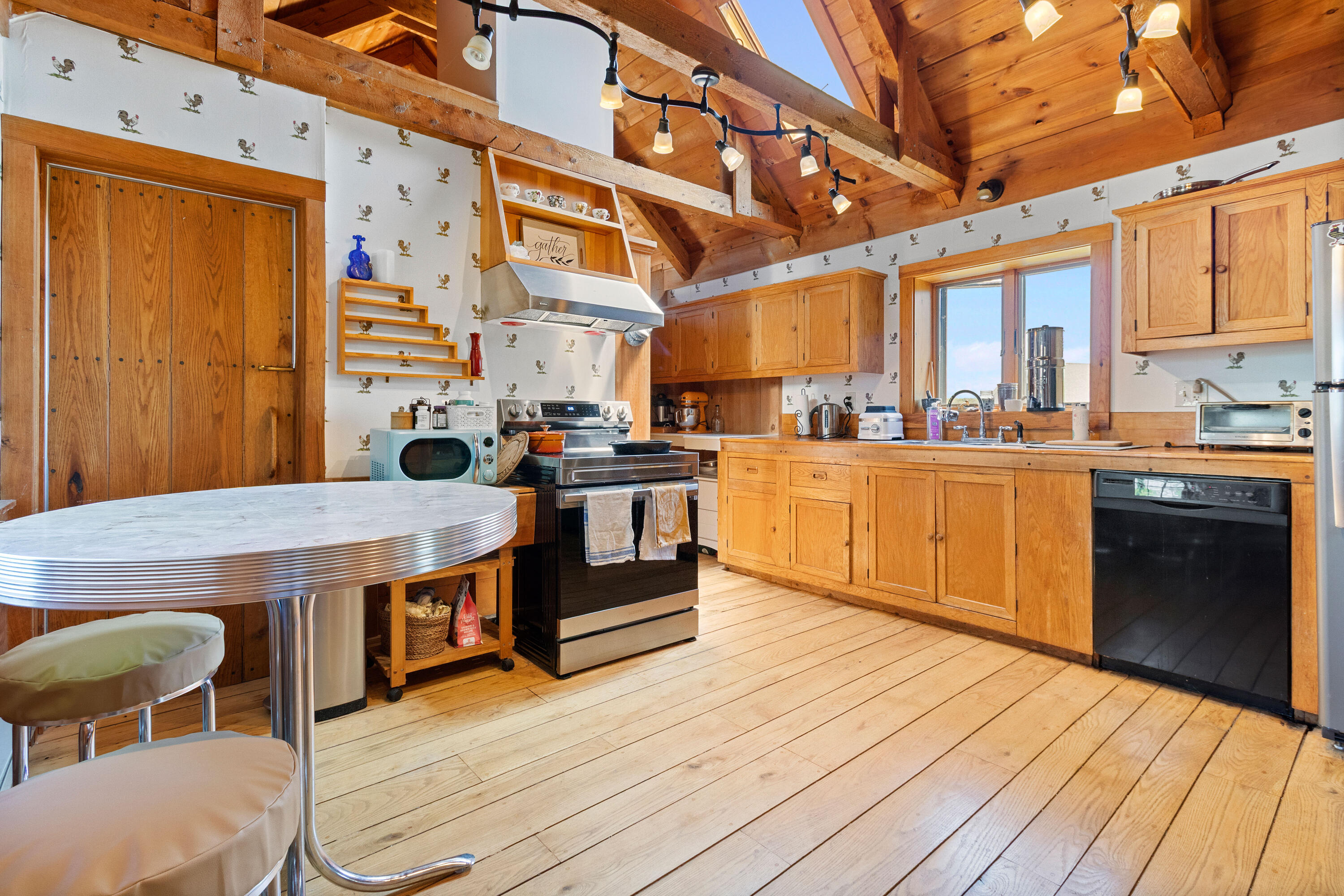 main property photo 30