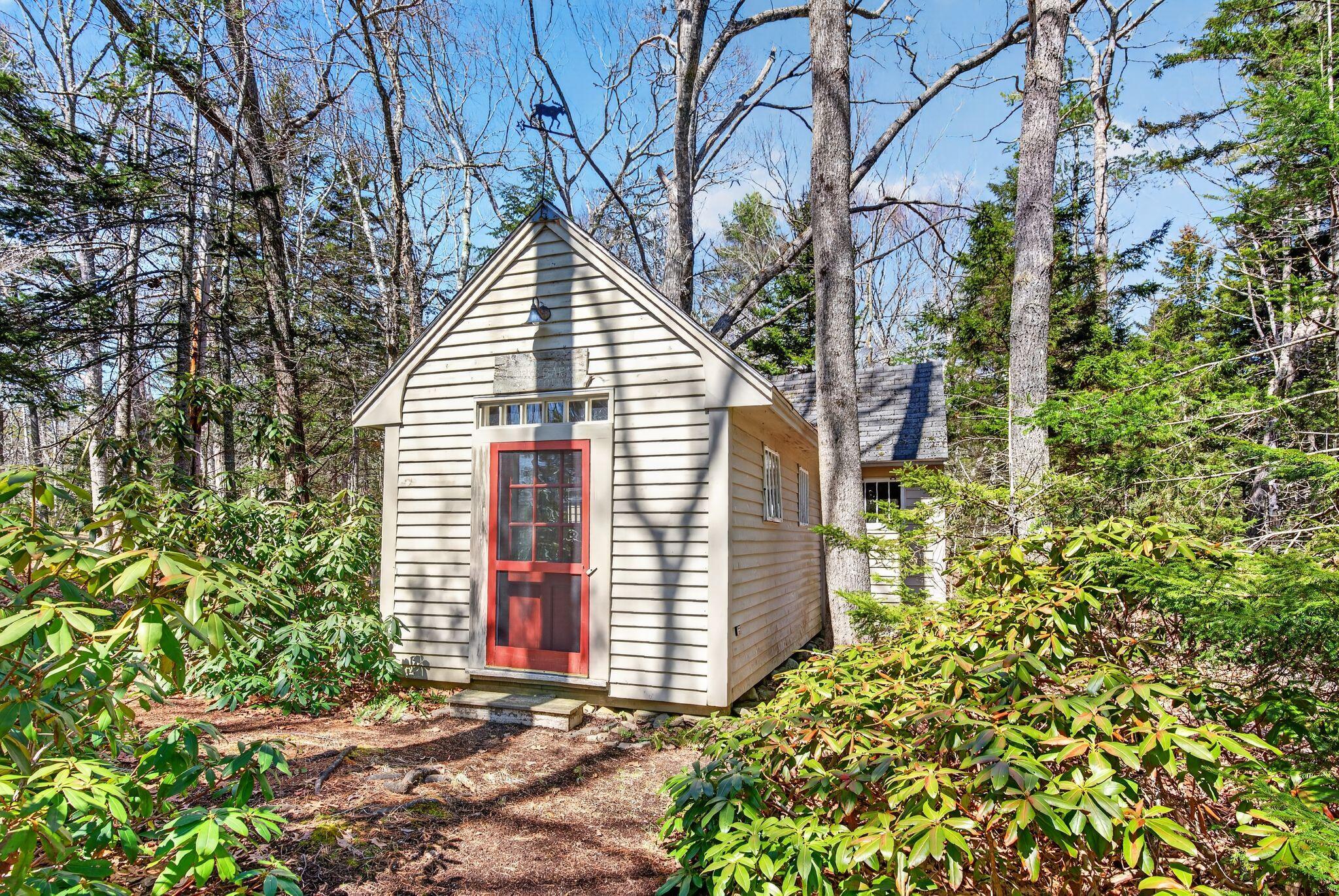 main property photo 35