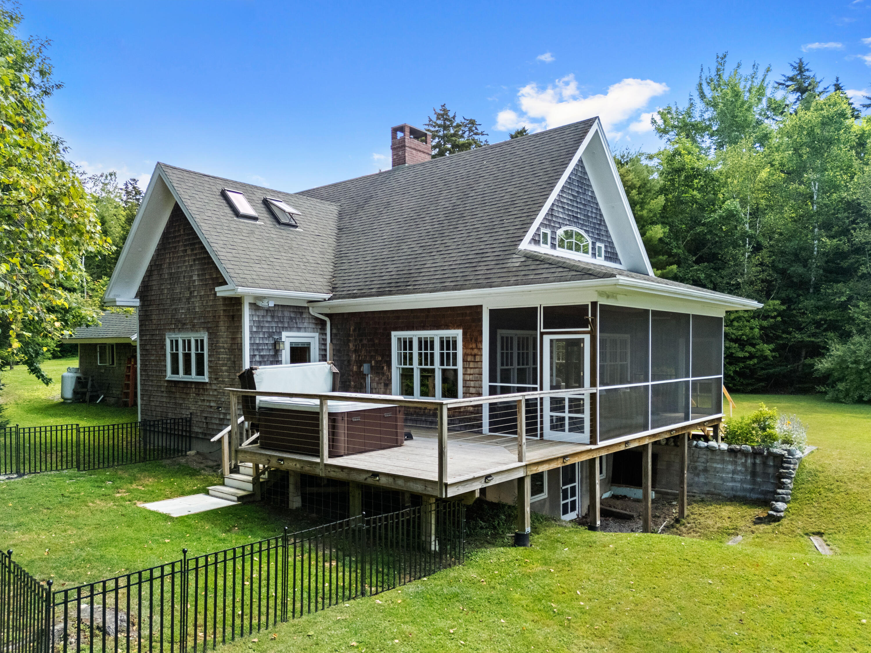 main property photo 12