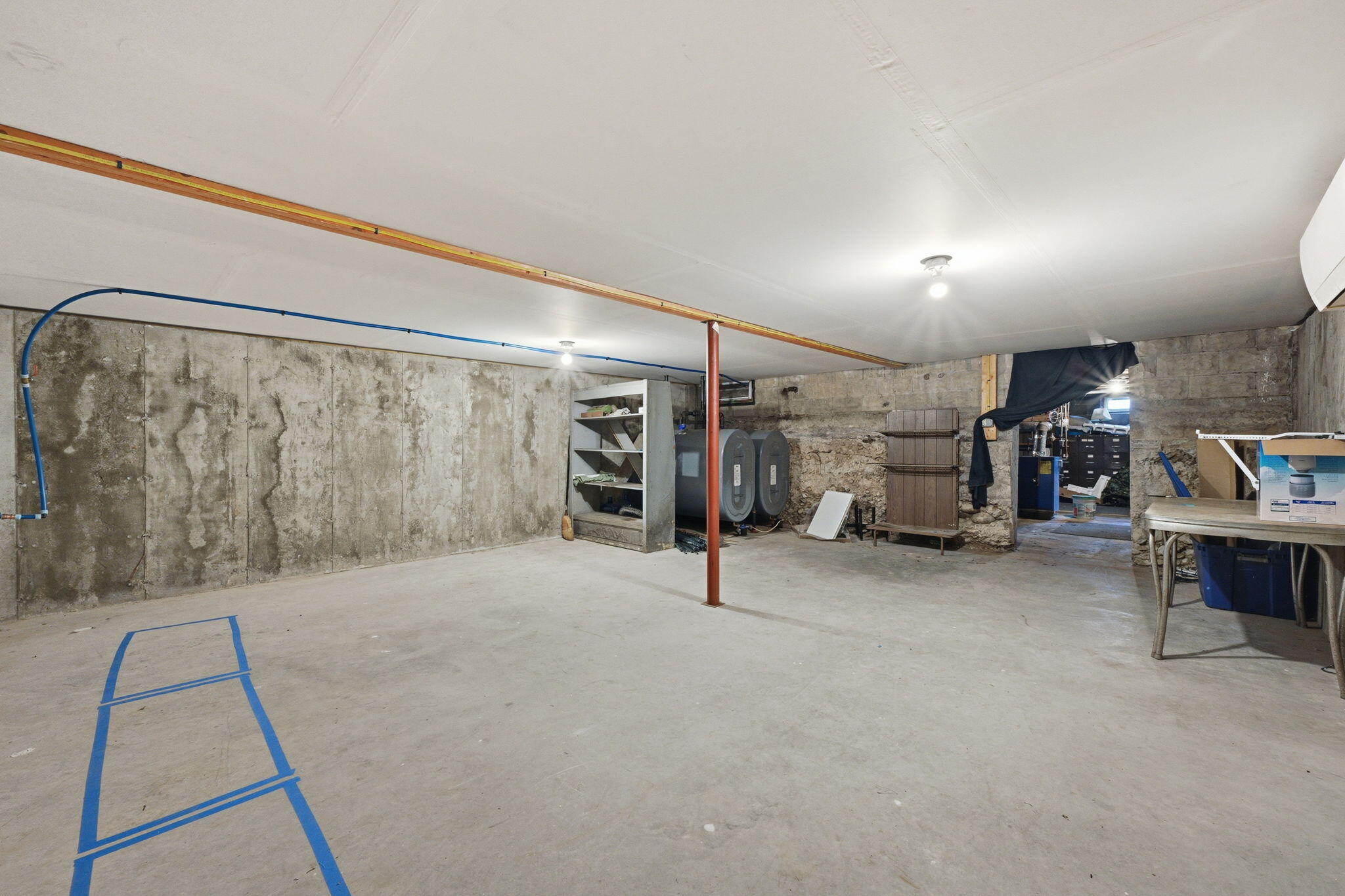 main property photo 40