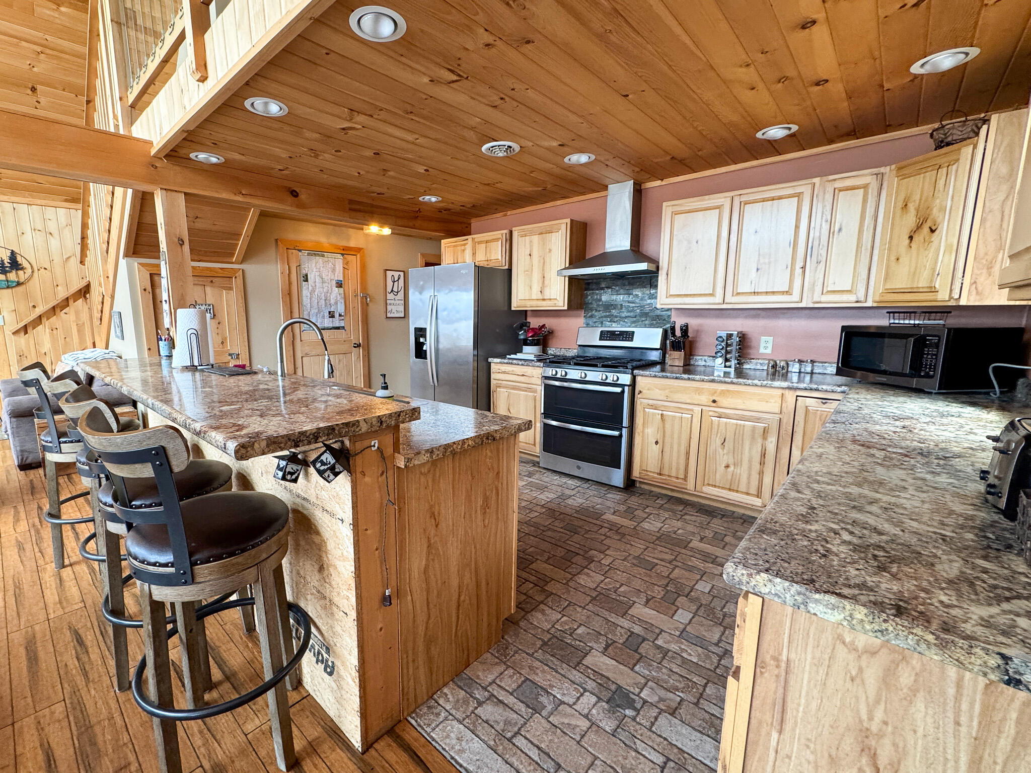 main property photo 11