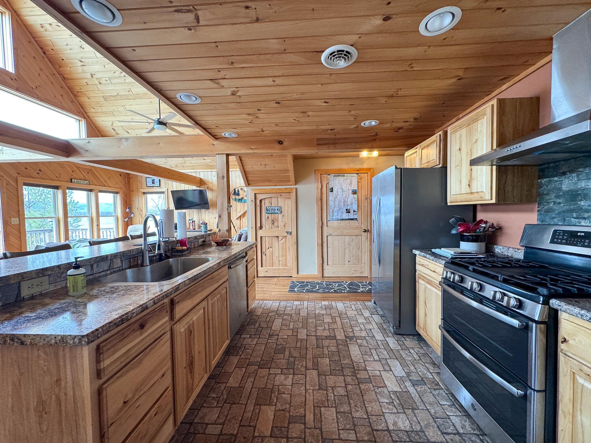 main property photo 14