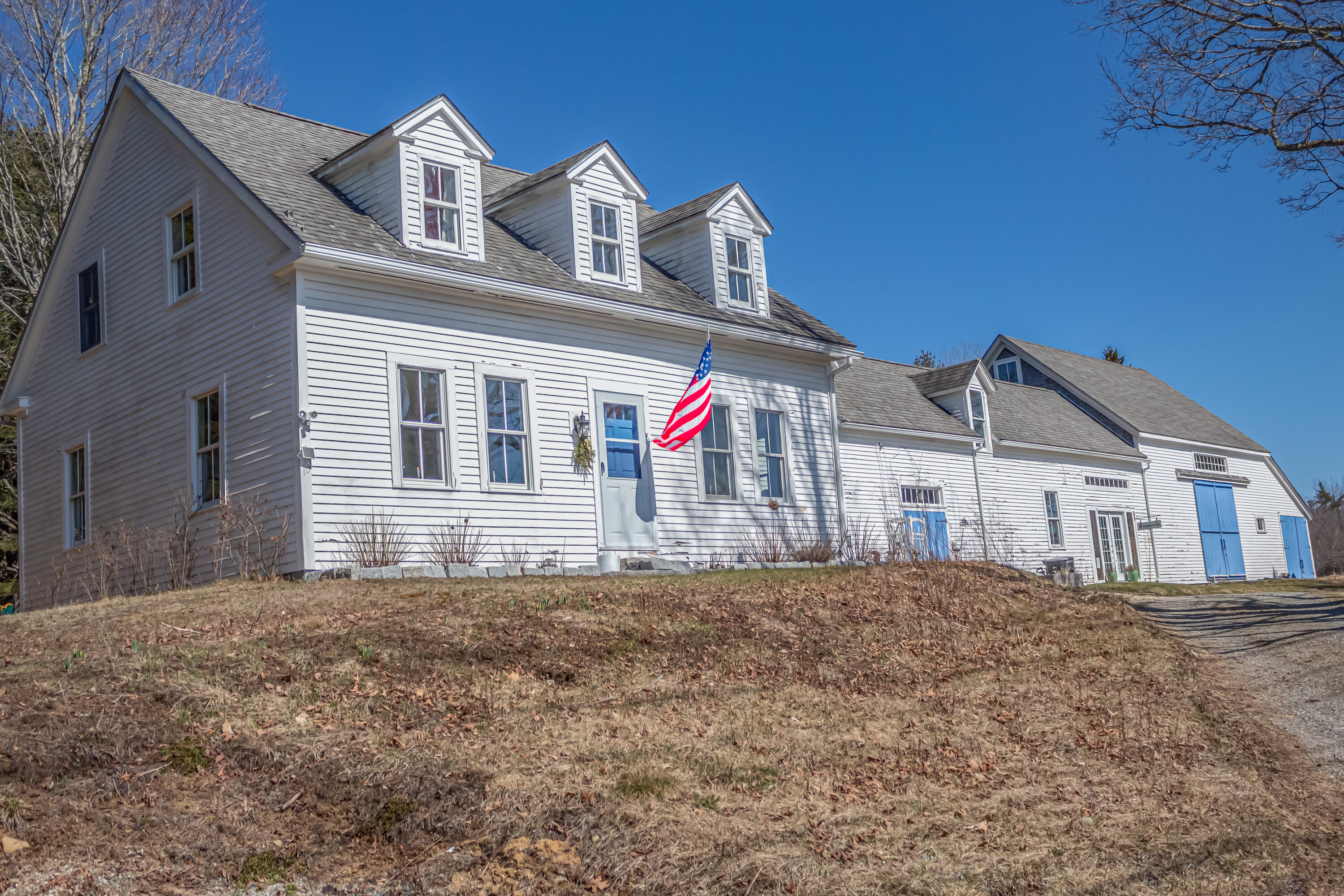 main property photo 11