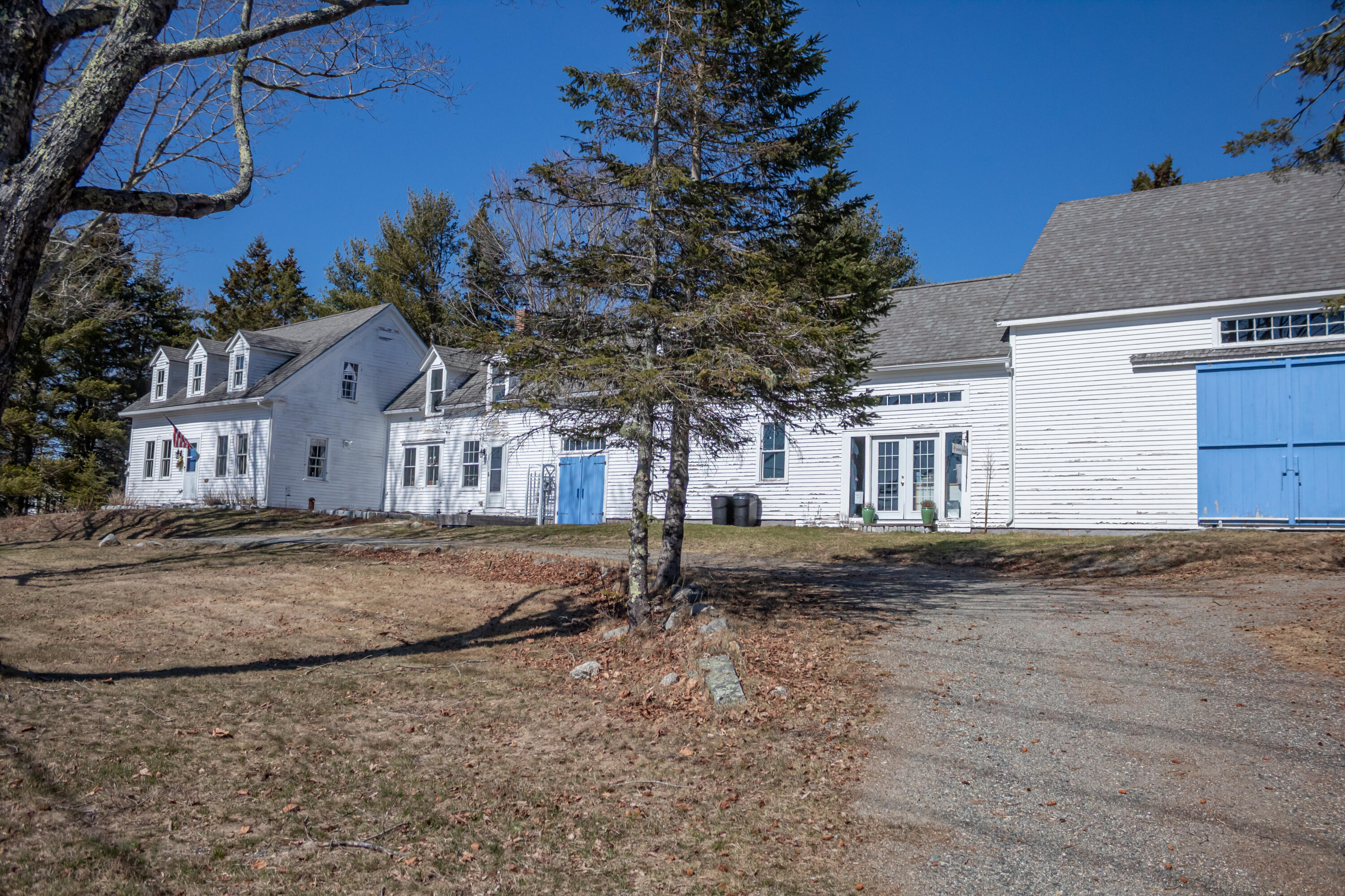 main property photo 4