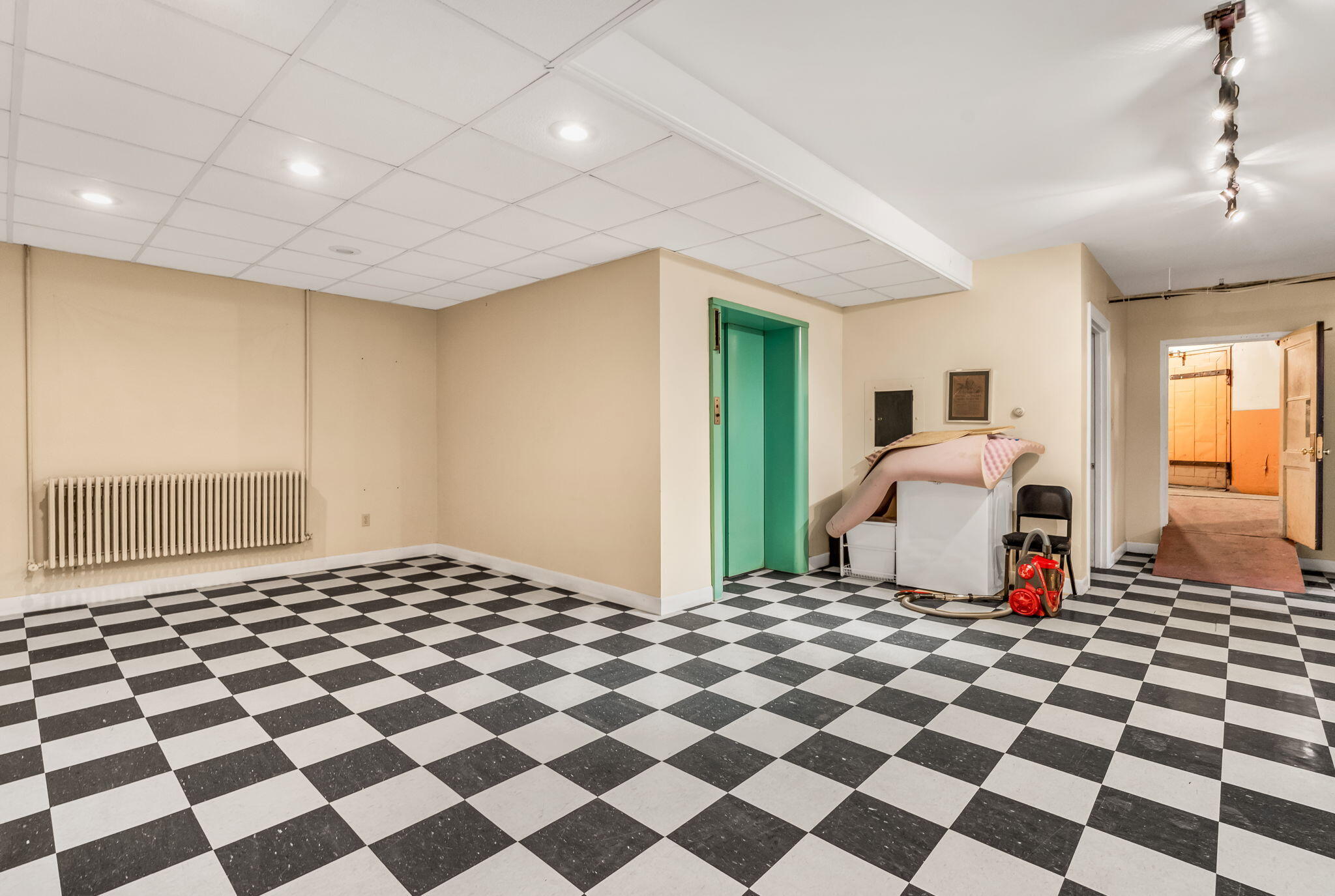 main property photo 78