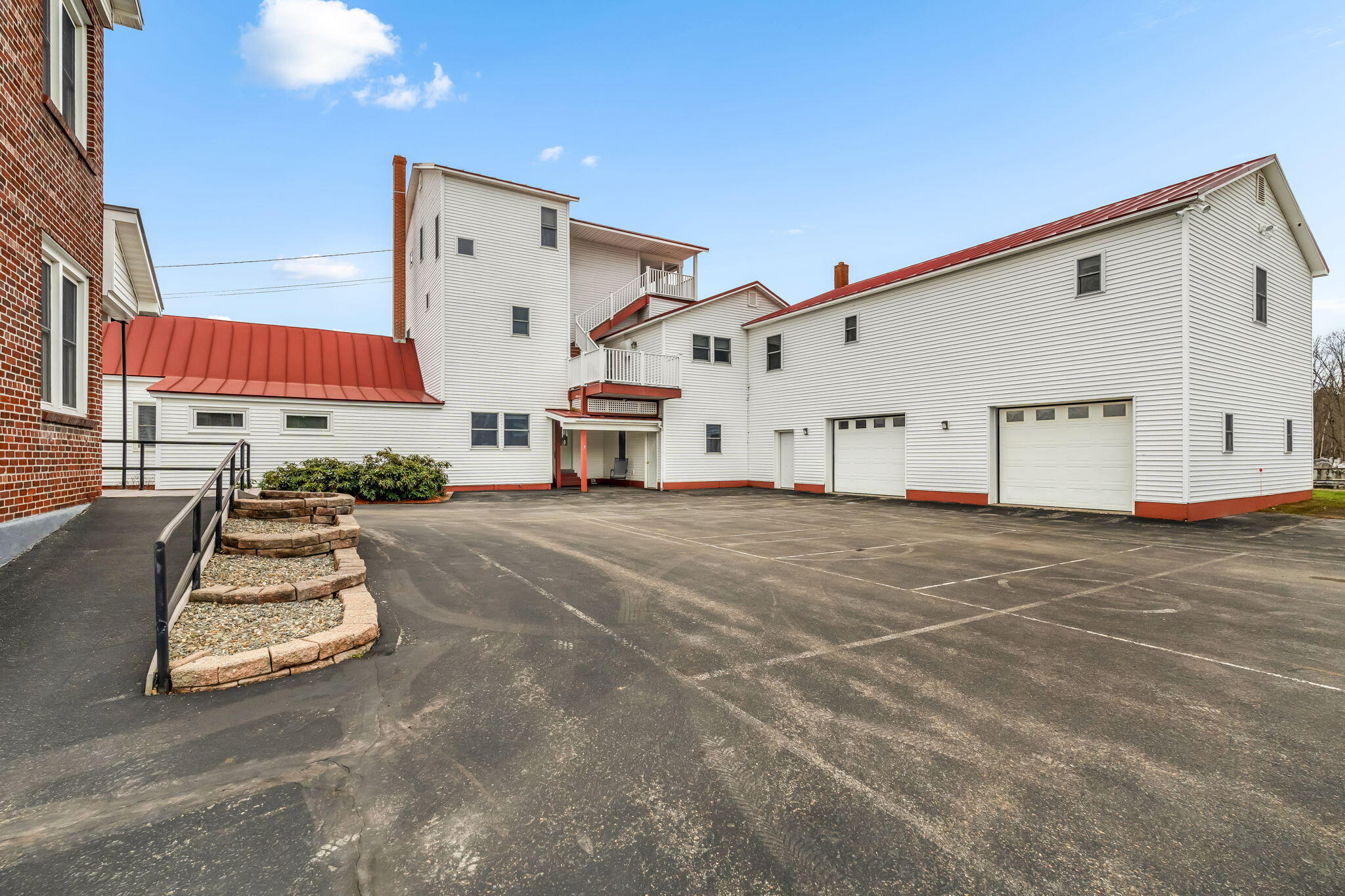 main property photo 94