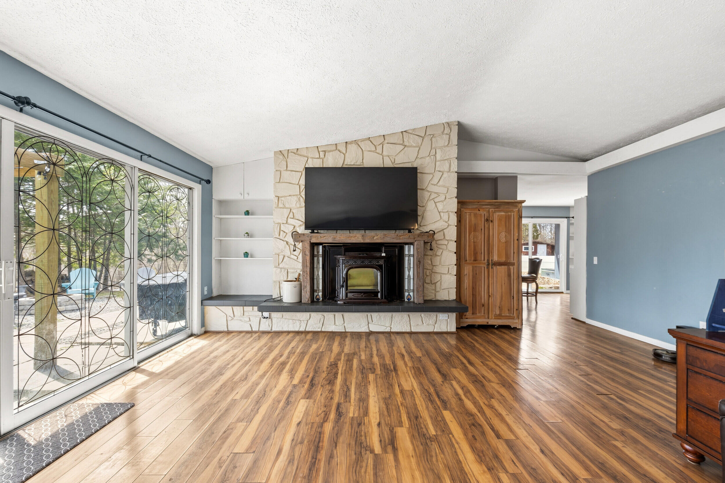 main property photo 38