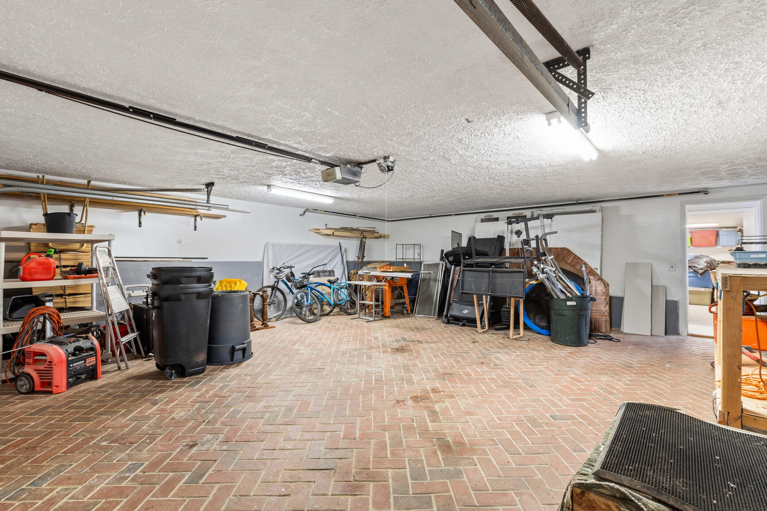 main property photo 50