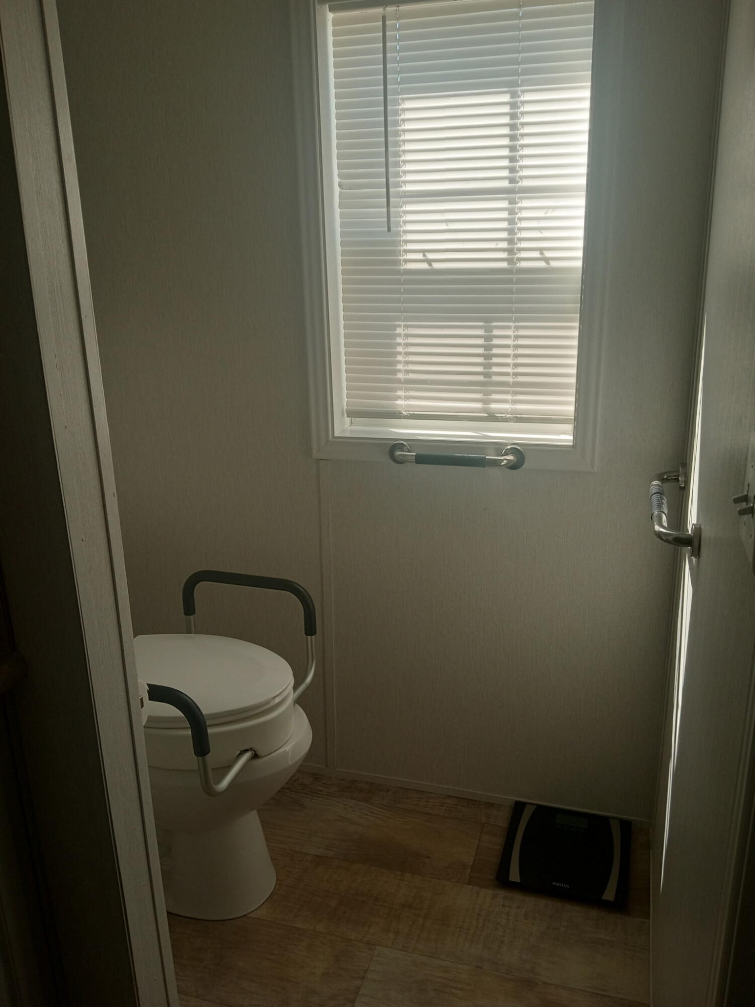 main property photo 12