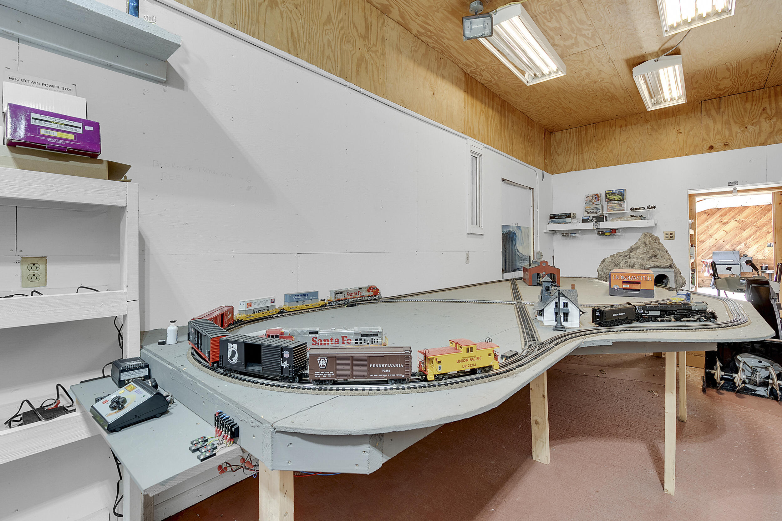 main property photo 91
