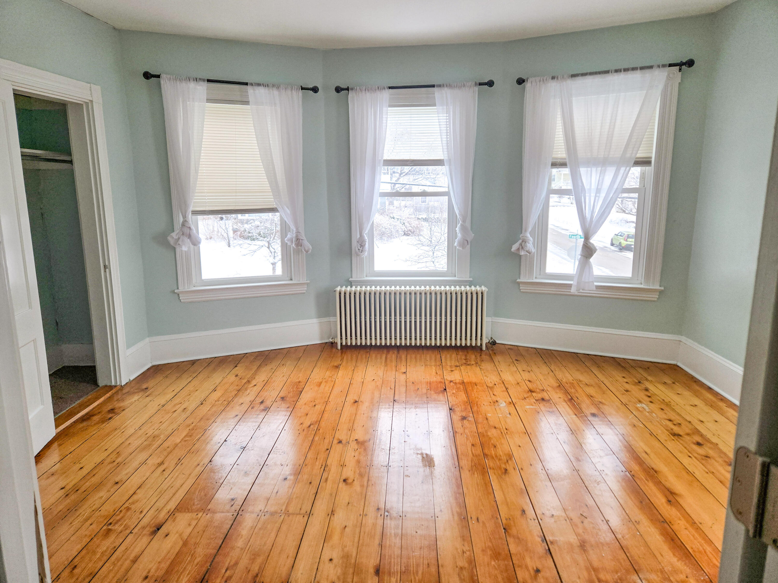 property viewer photo 4