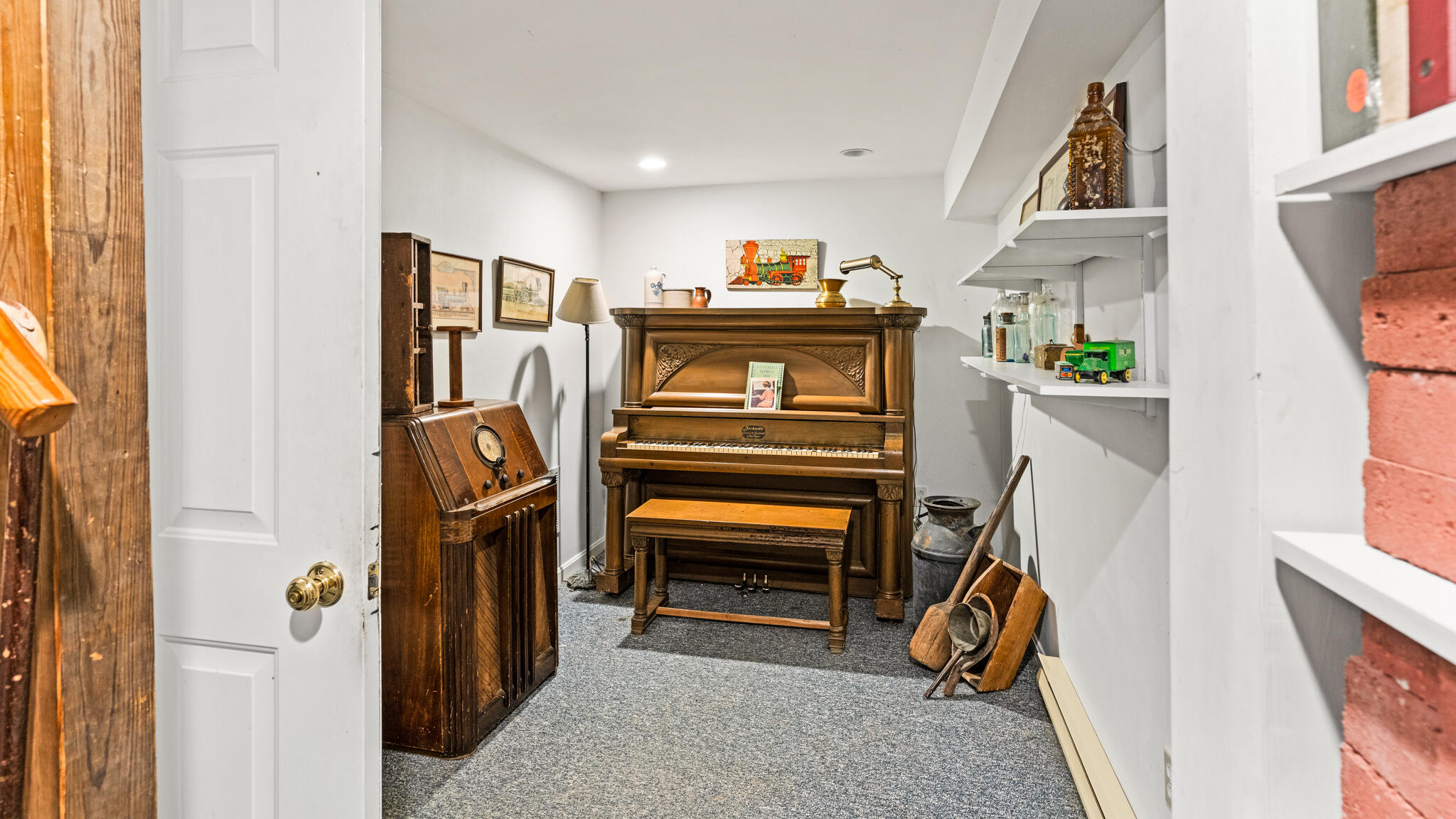 main property photo 32
