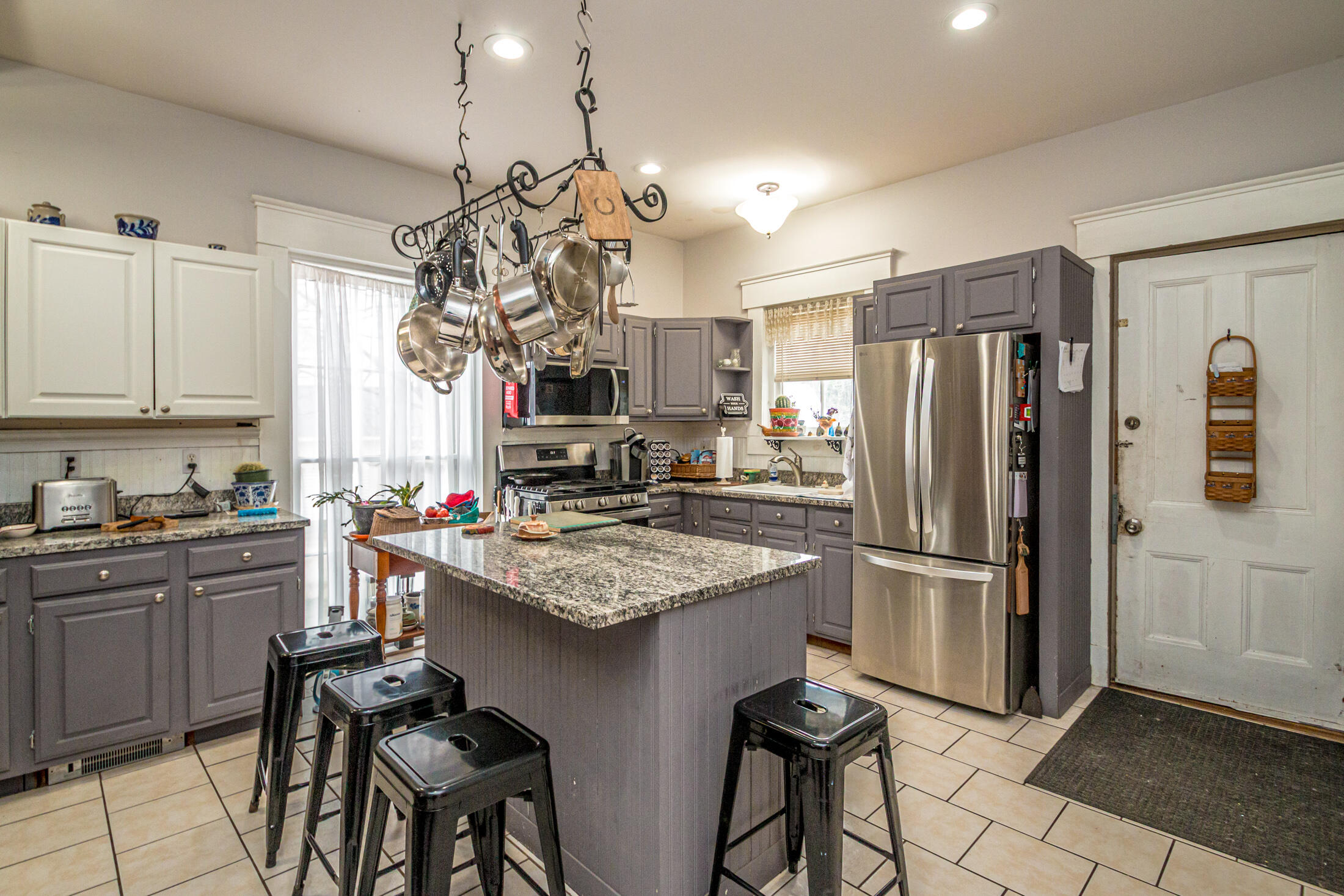 main property photo 16