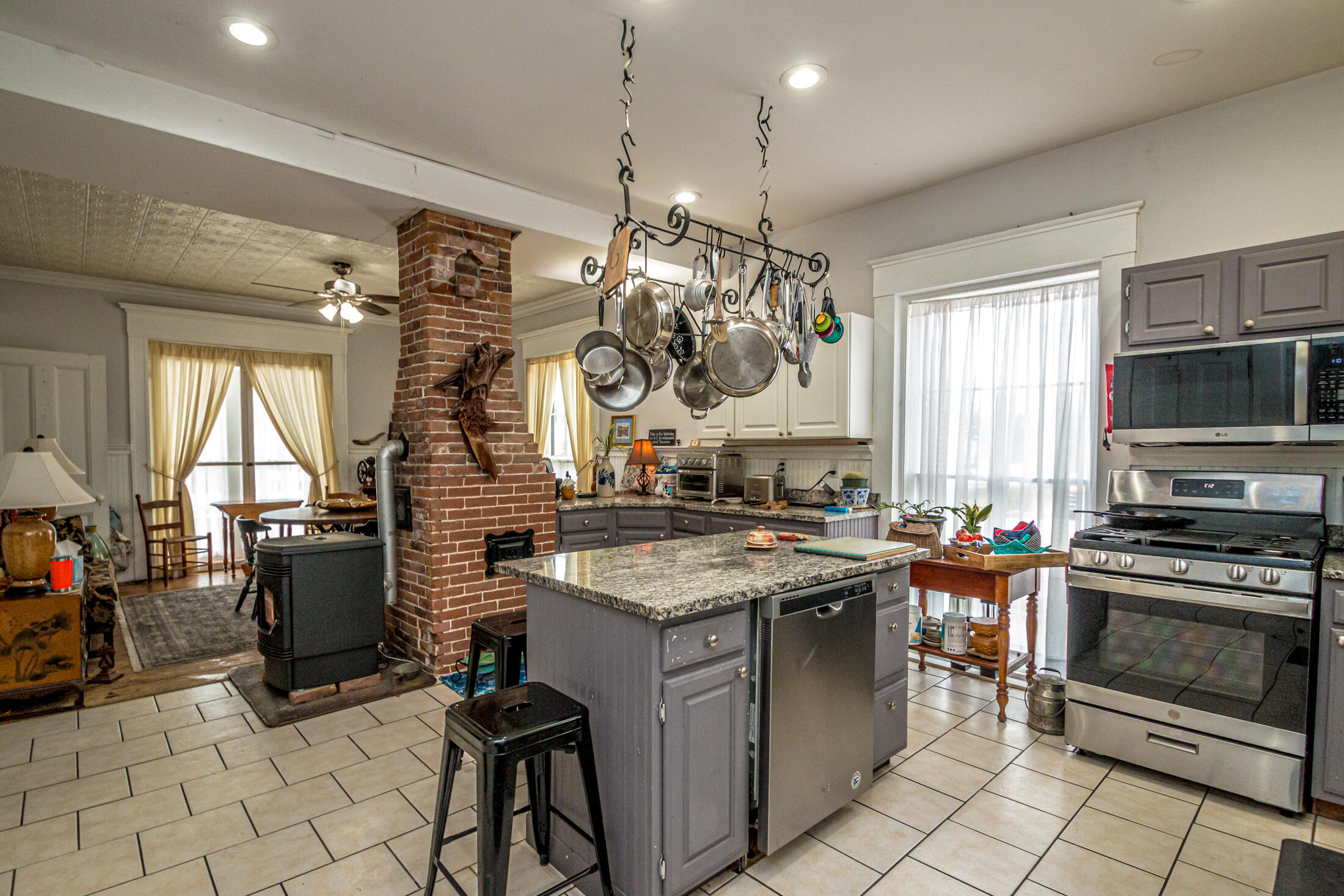 main property photo 19