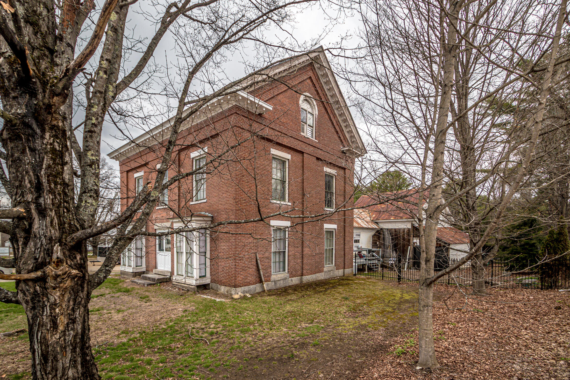 main property photo 4