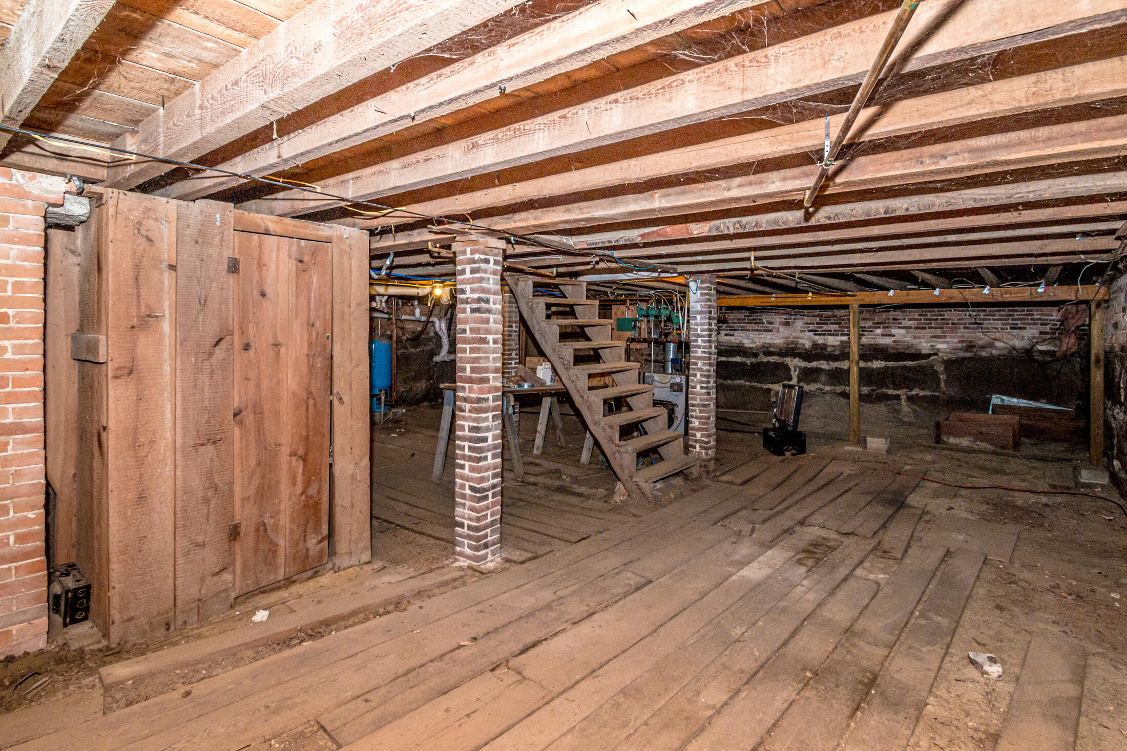 main property photo 50