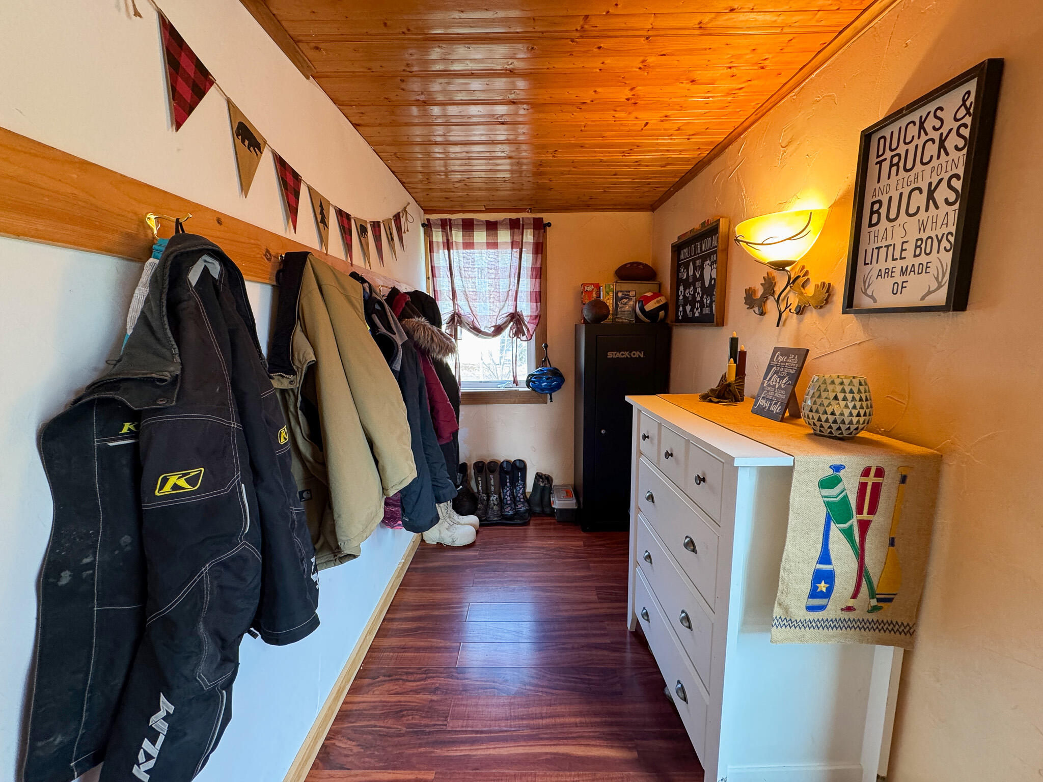 main property photo 14