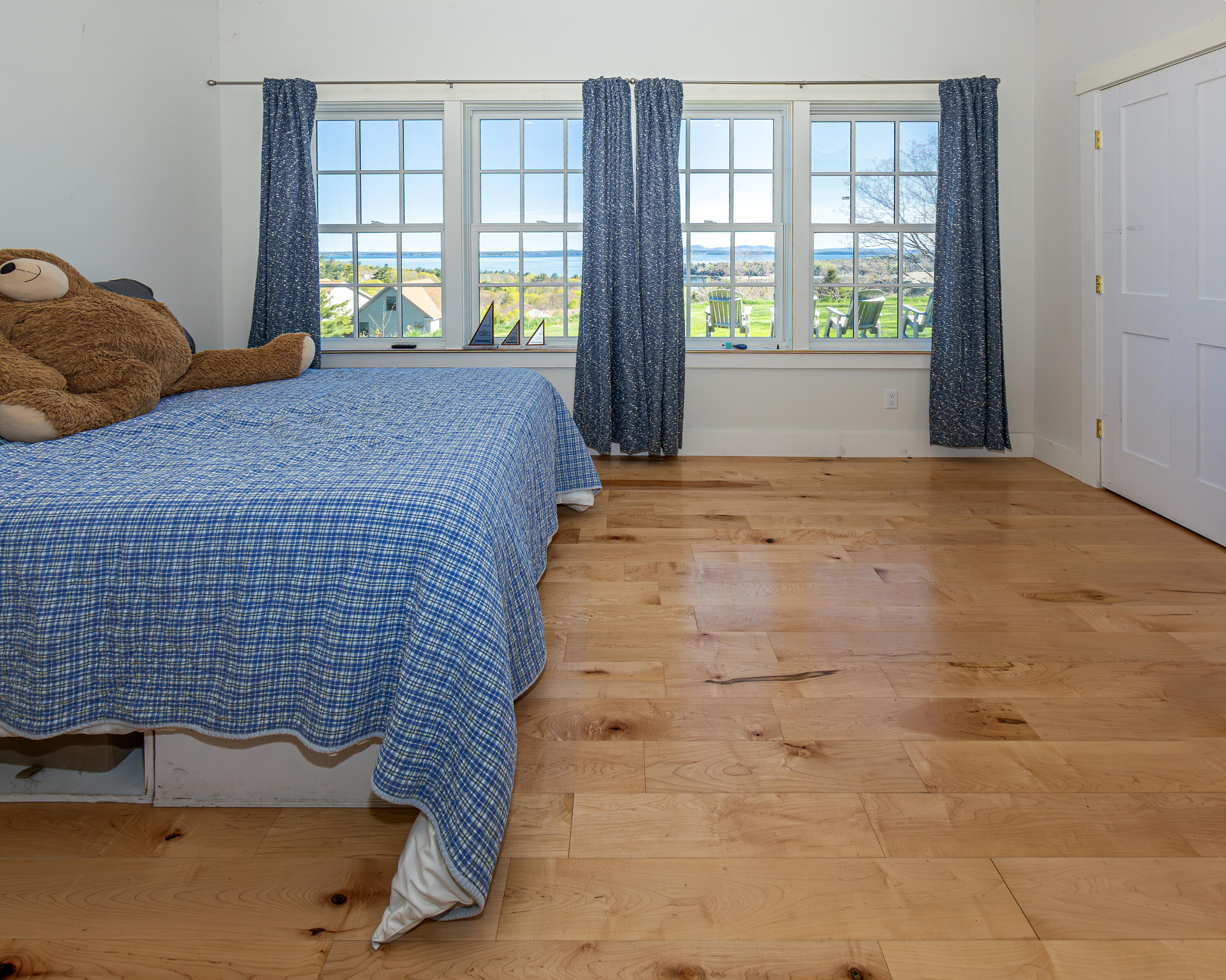 main property photo 9